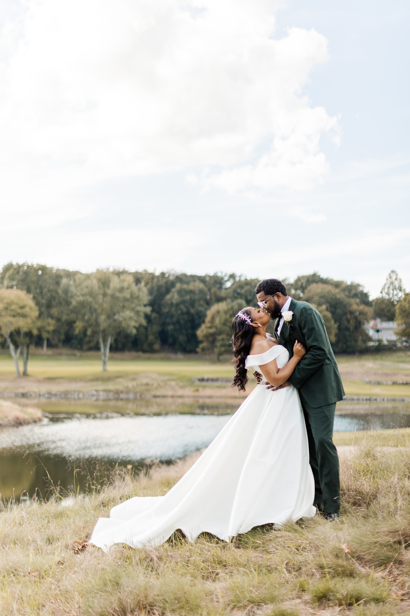 Stylish New Jersey Wedding Photos at Edgewood Country Club in Fall