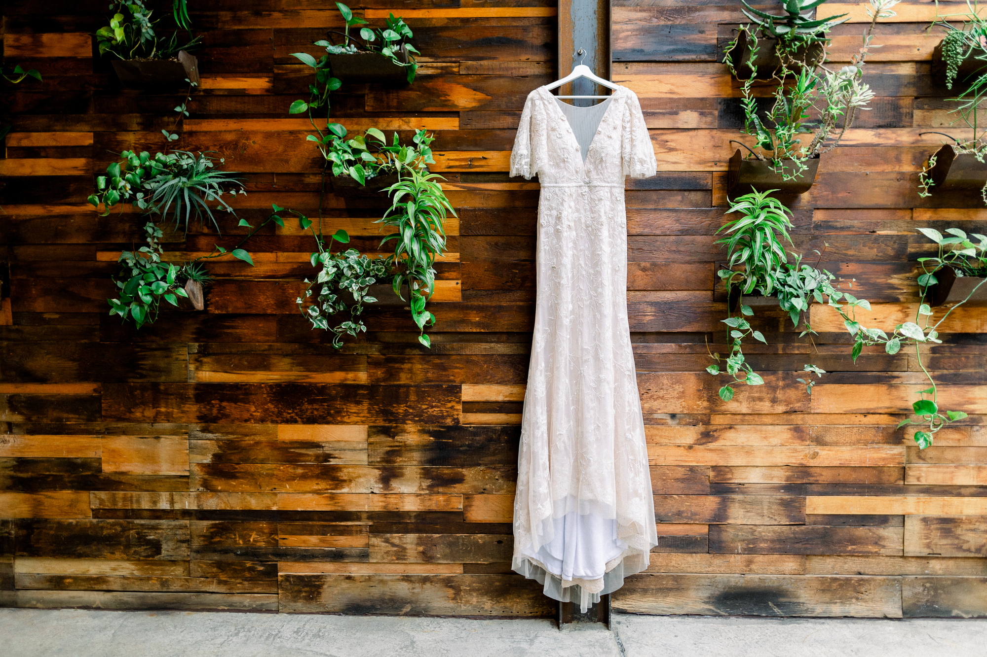Trendy Brooklyn Winery Wedding Photography Inspiration with Rustic Elements