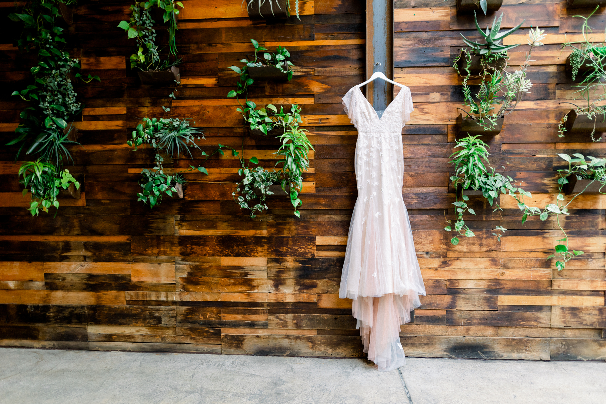 Charming Brooklyn Winery Wedding Photography Inspiration with Rustic Elements
