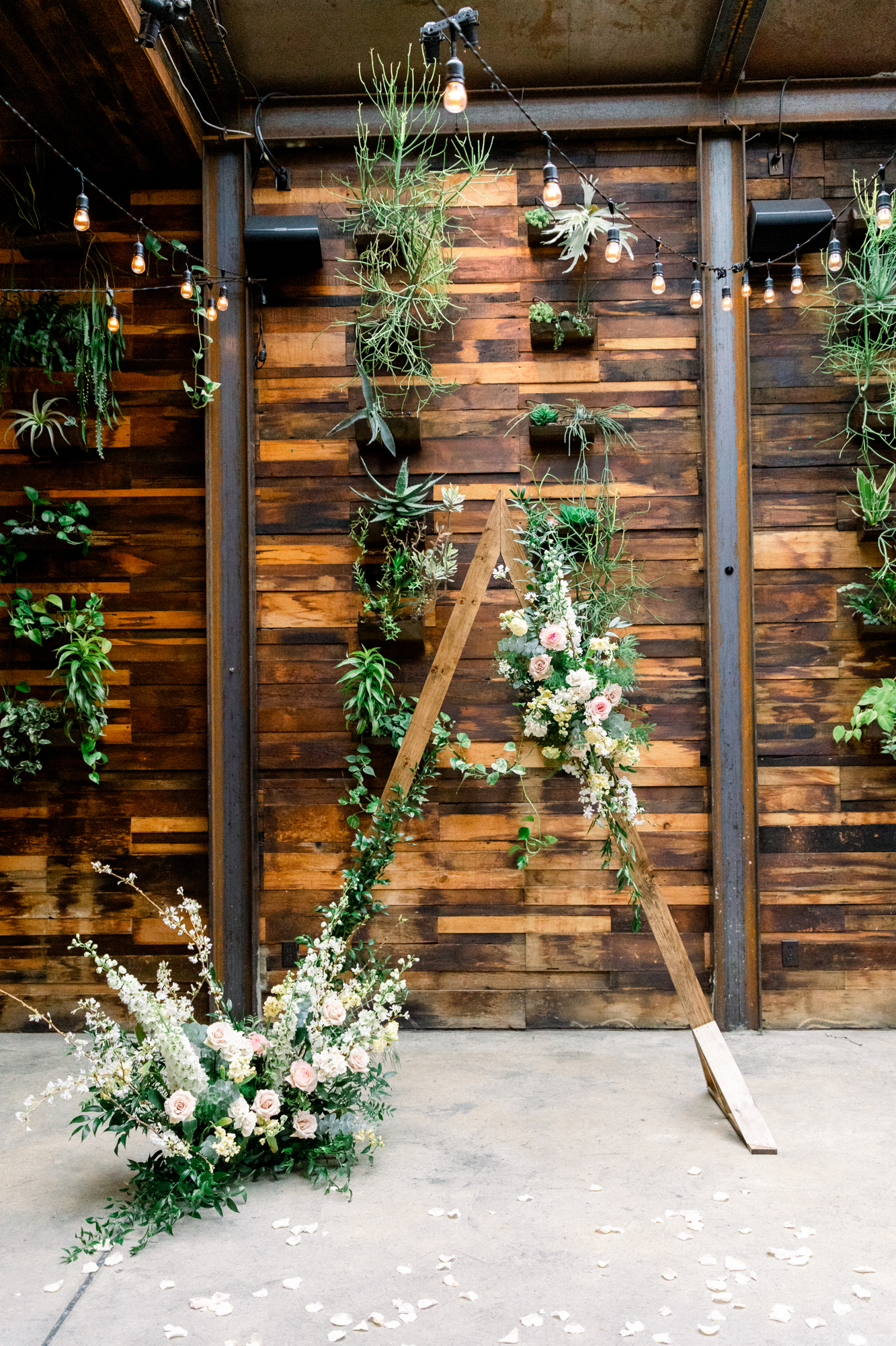 Amazing Rustic Brooklyn Winery Wedding Photos Inspiration