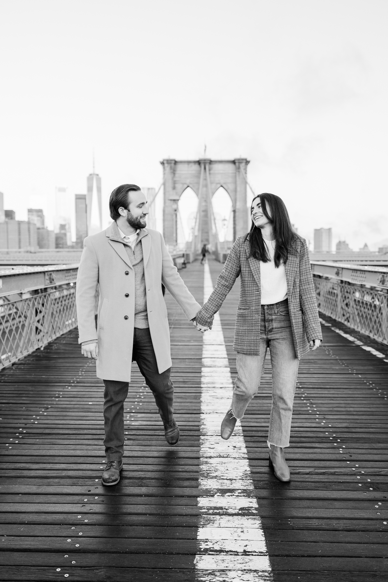 Gorgeous Winter Engagement Photos in DUMBO