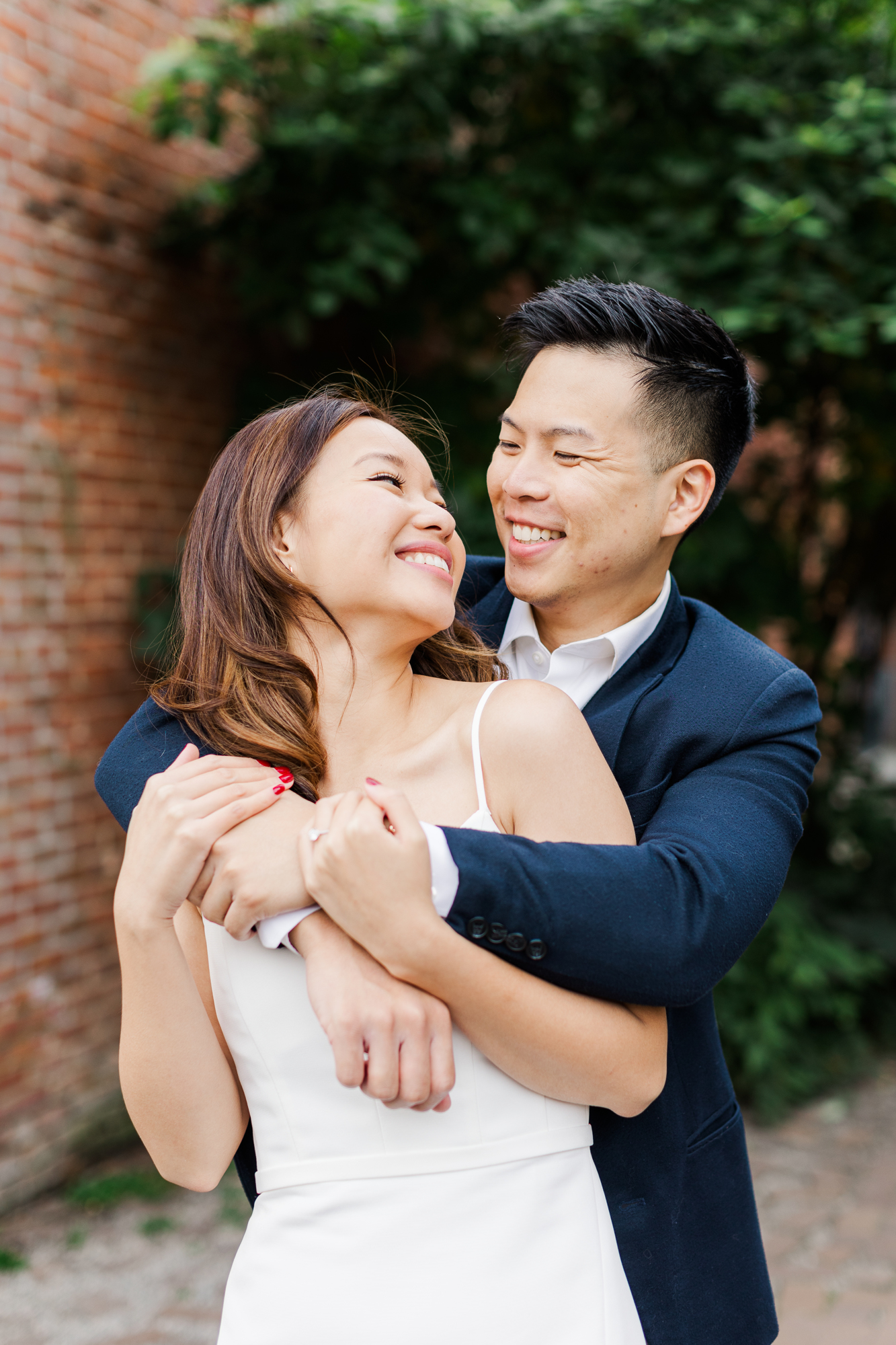 Gorgeous New York Engagement Photography with Spring Blossoms