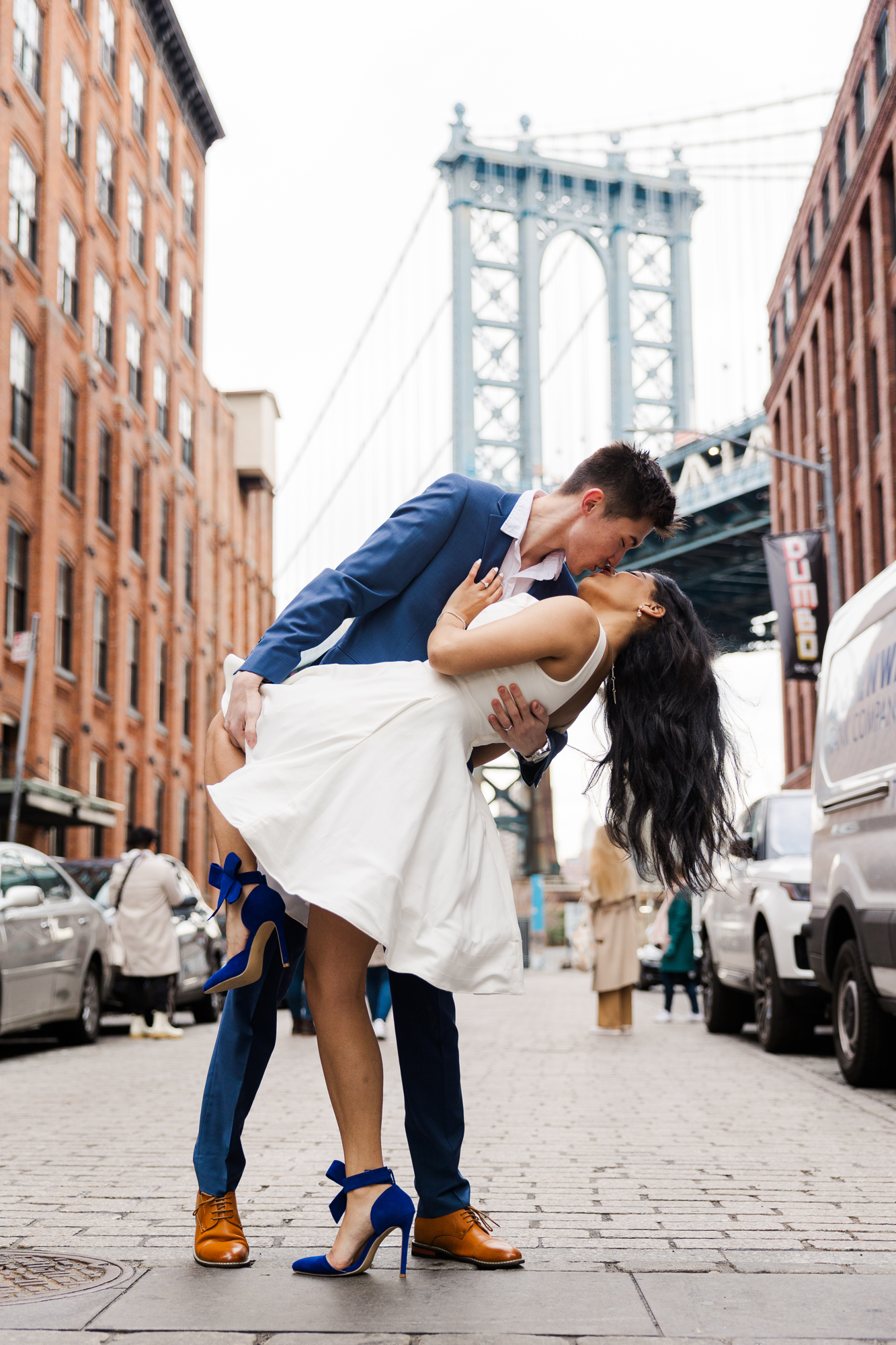 Beautiful Spring Engagement Photography in DUMBO