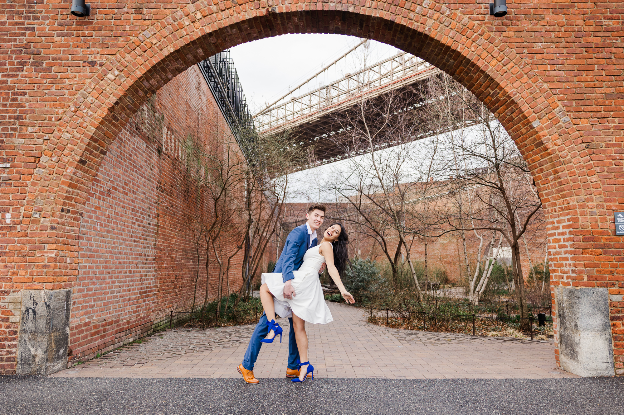 Lovely Spring Engagement Photography in DUMBO