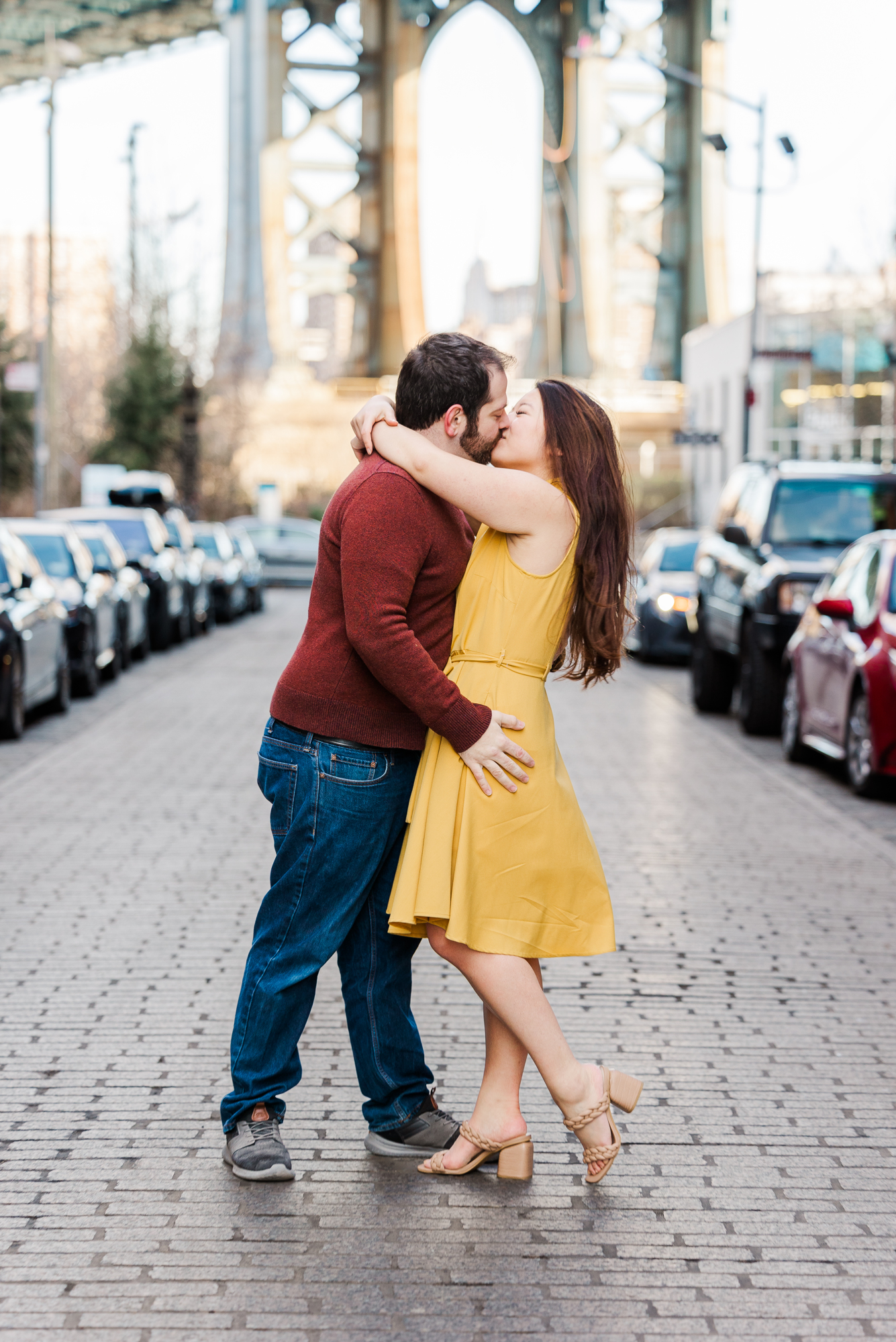 Flawless Brooklyn Bridge Engagement Photography with Matching Outfits