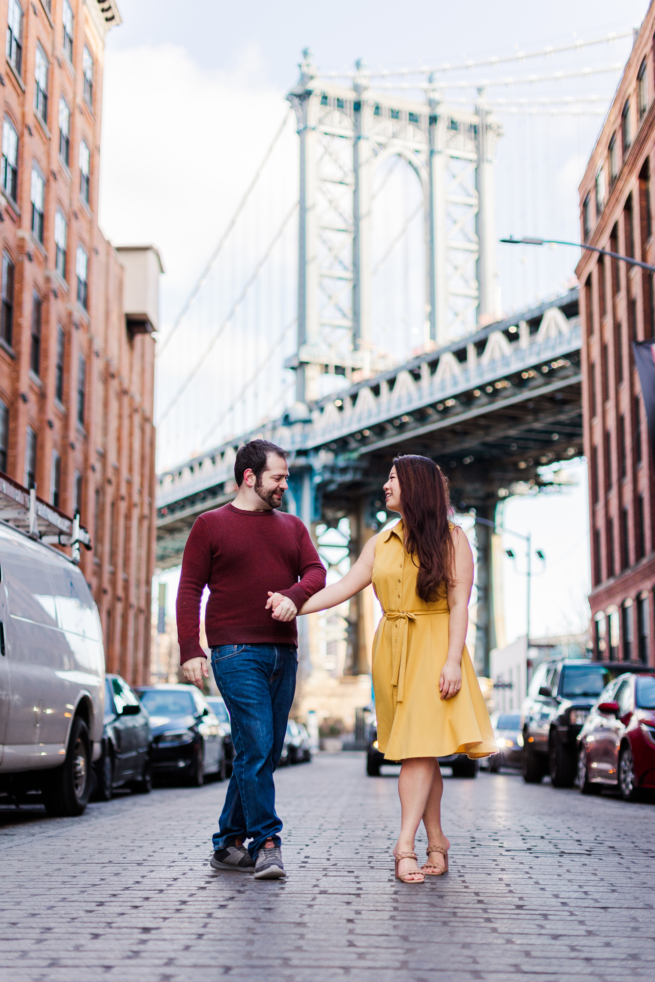 Lovely Brooklyn Bridge Engagement Photography with Matching Outfits
