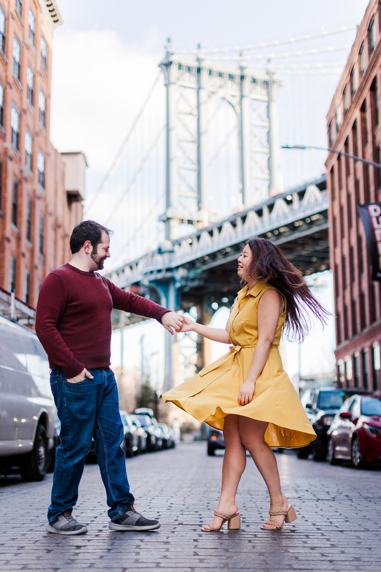 Stunning Brooklyn Bridge Engagement Photography with Matching Outfits
