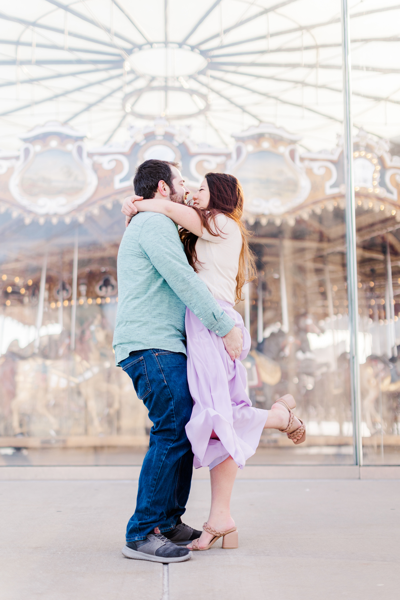 Magical Brooklyn Bridge Engagement Photography with Matching Outfits