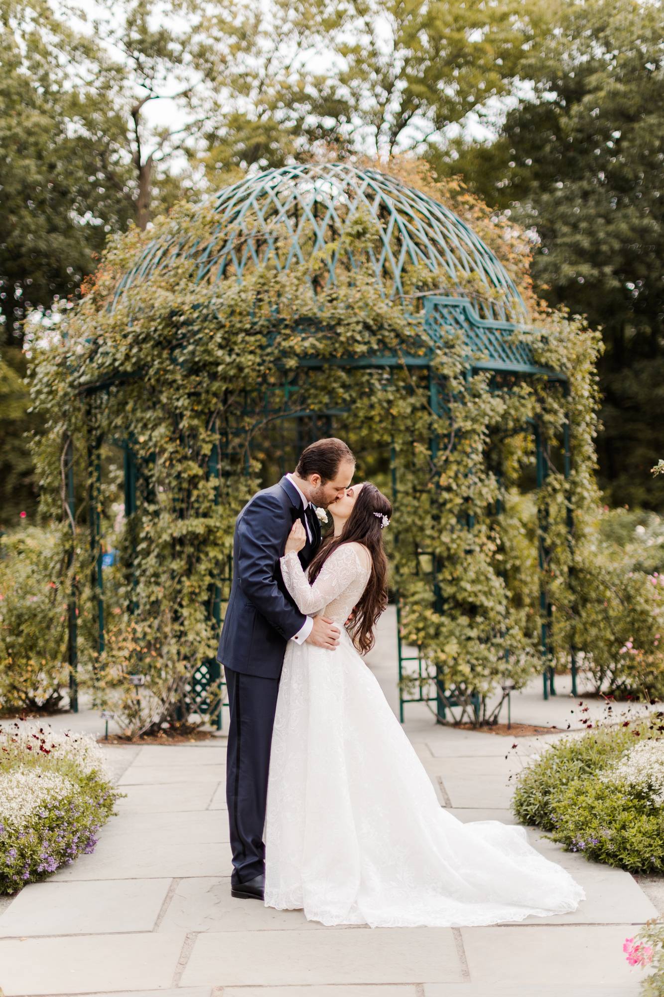 Picturesque Fall Botanic Garden Wedding Photos in New York