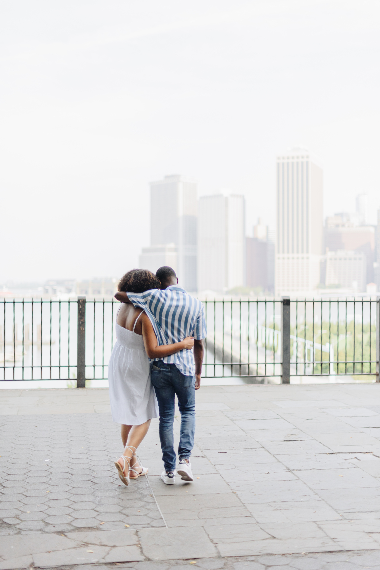 Scenic Summer Engagement Photos in Brooklyn Heights