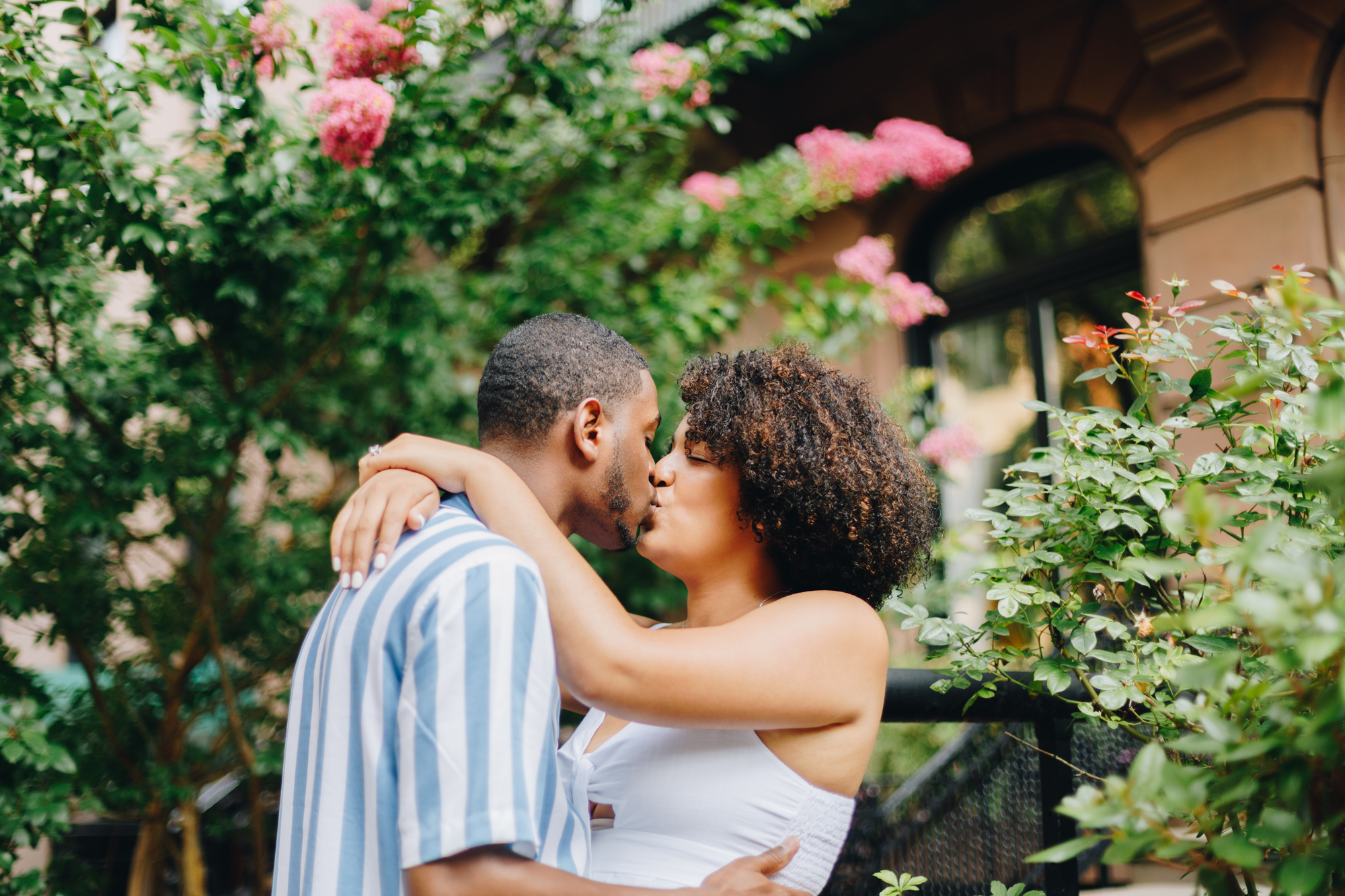 Romantic Summer Engagement Photos in Brooklyn Heights