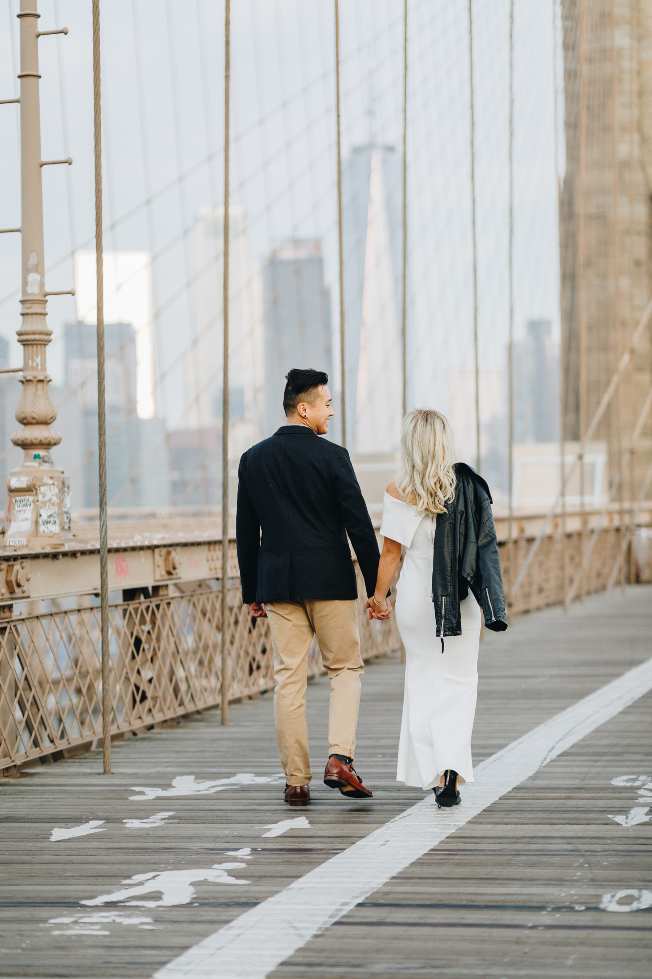 Extraordinary Fall Engagement Photos in DUMBO