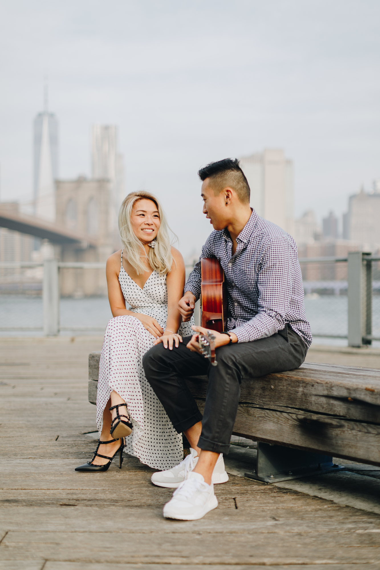 Charming Fall Engagement Photos in DUMBO