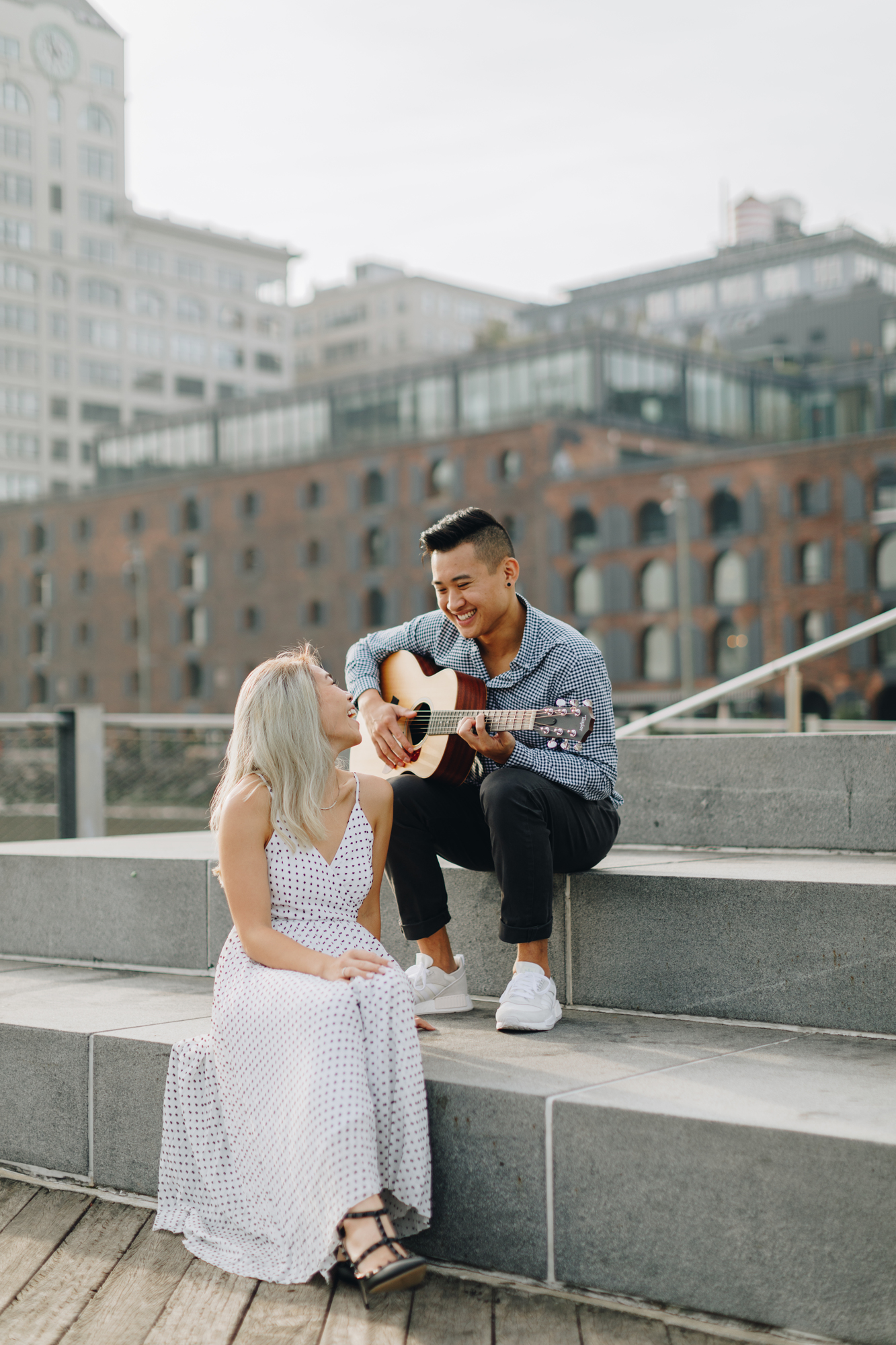 Fantastic Fall Engagement Photos in DUMBO