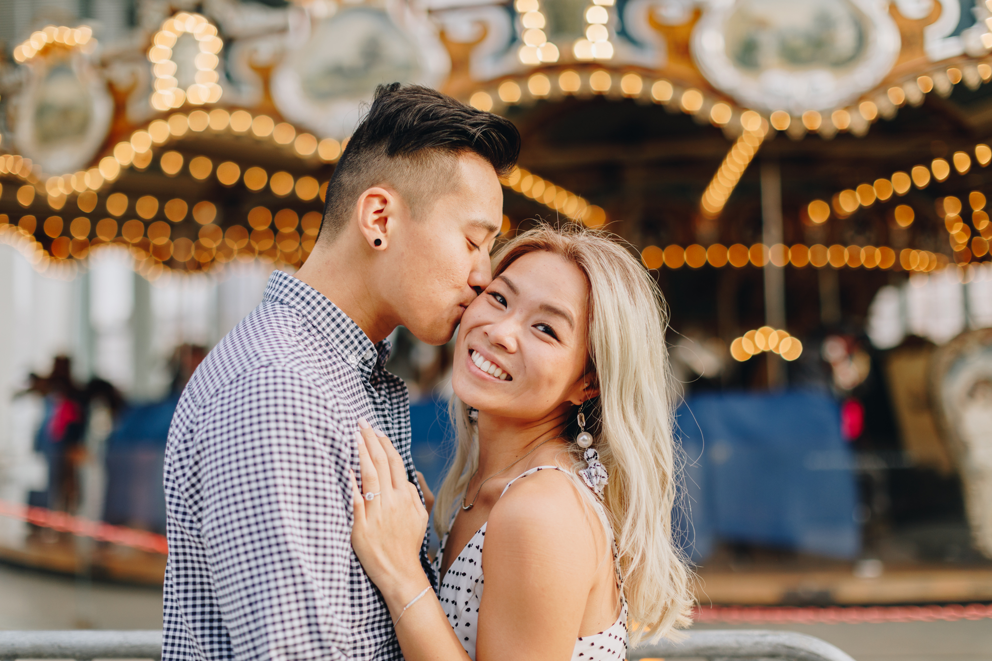 Beautiful Fall Engagement Photos in DUMBO