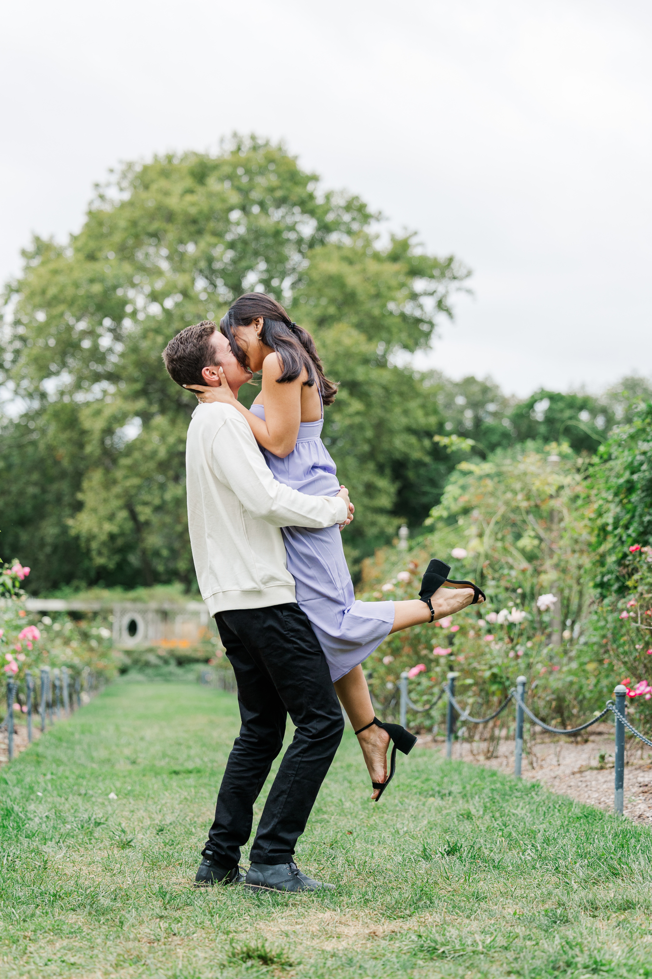 Extraordinary Proposal Photos in the Rose Garden at Brooklyn Botanic Garden