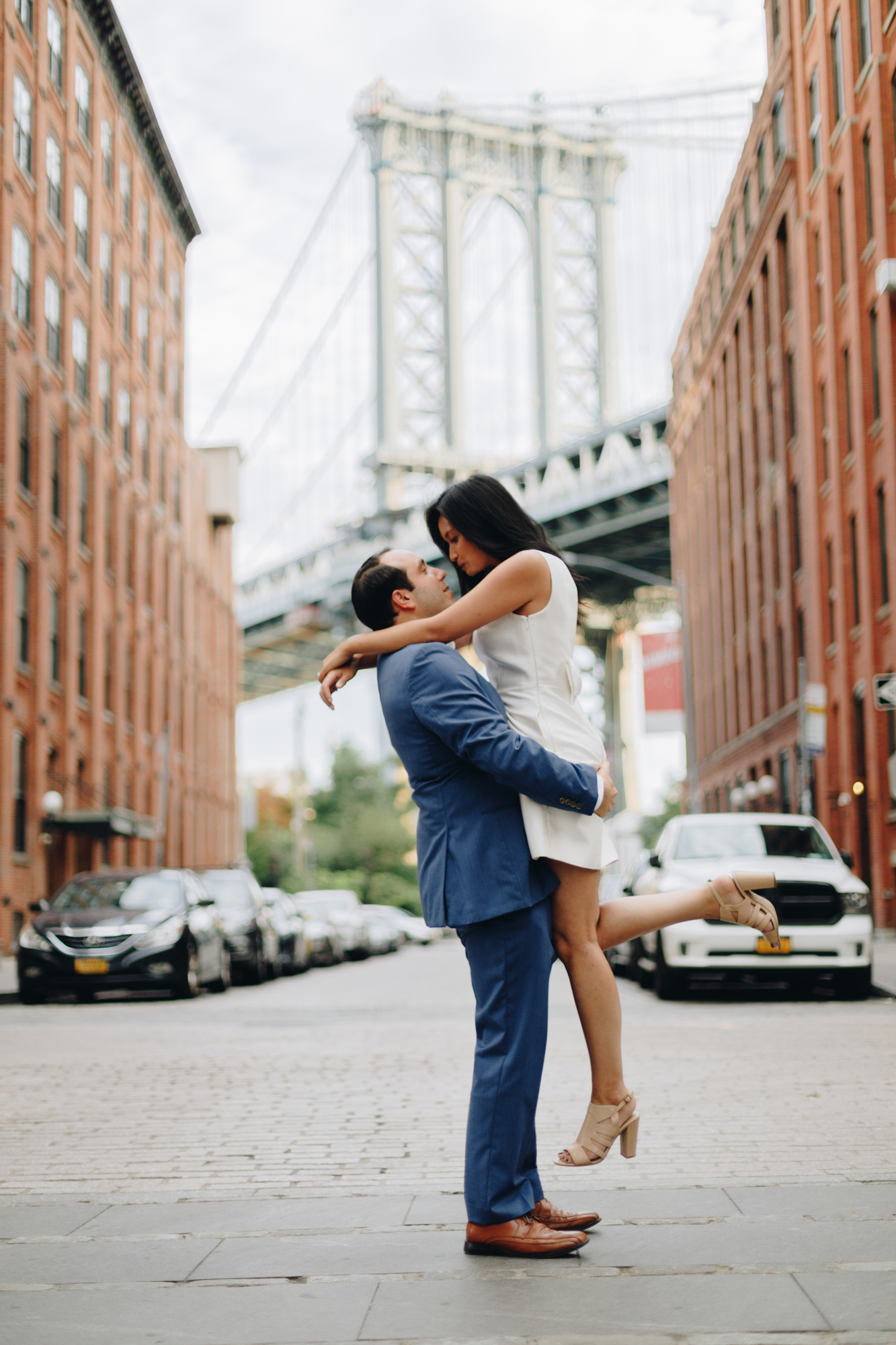 Scenic Engagement Shoot at New York's Brooklyn Bridge Park