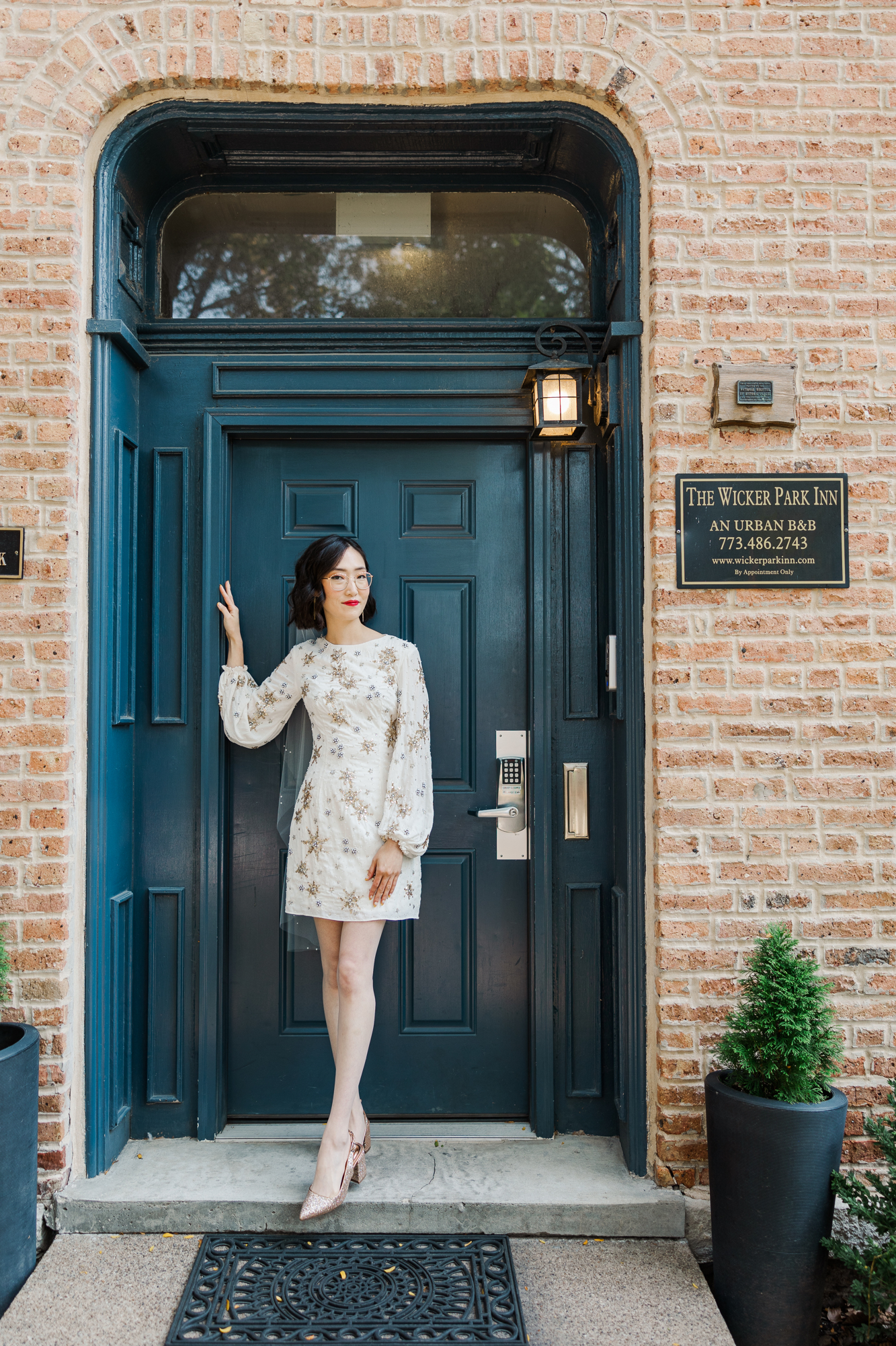 Fashionable Chicago Micro Wedding Photos at Wicker Park Inn in Fall