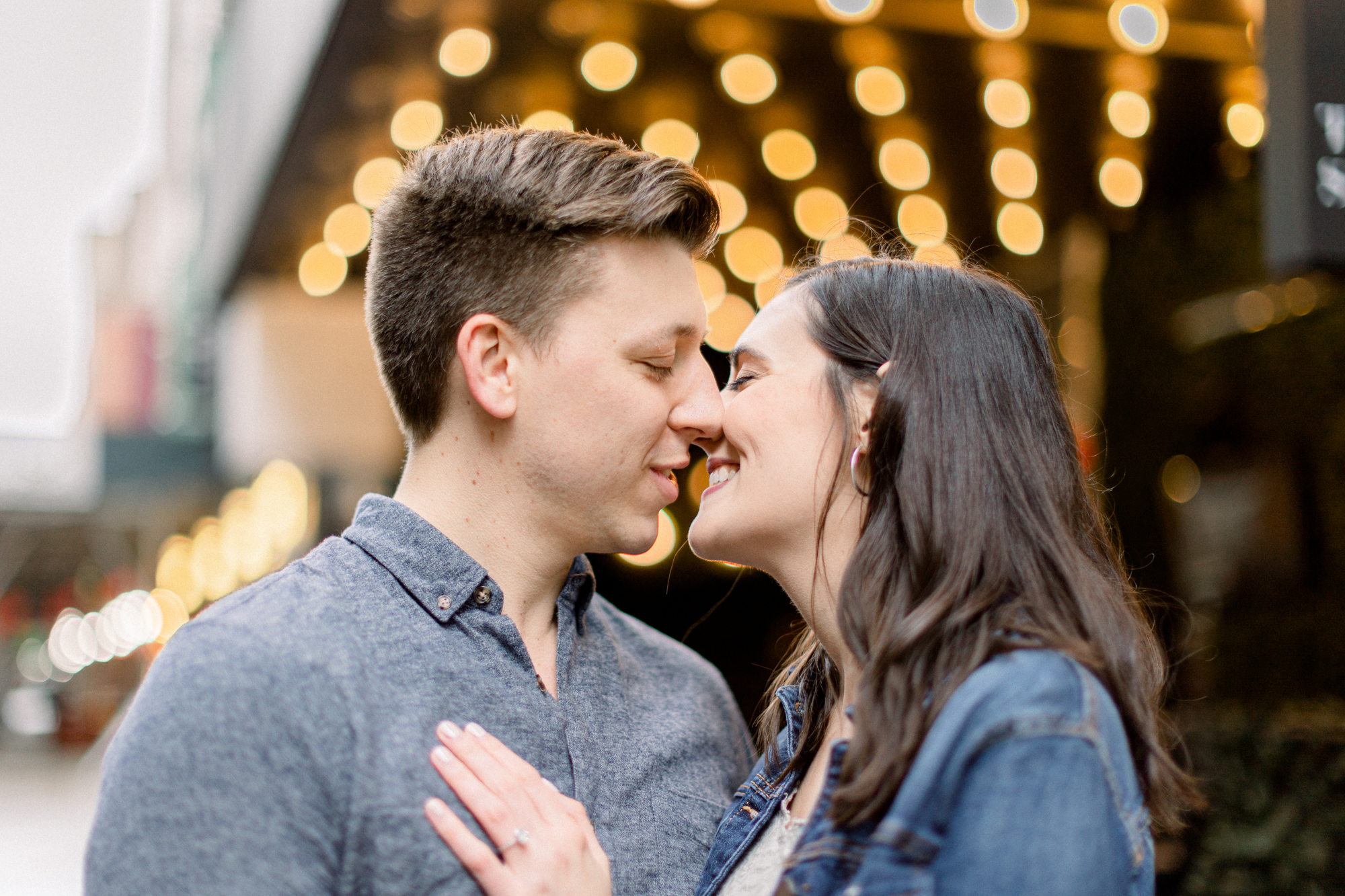 Lovely Rainy Engagement Photos in Flatiron NYC in Spring