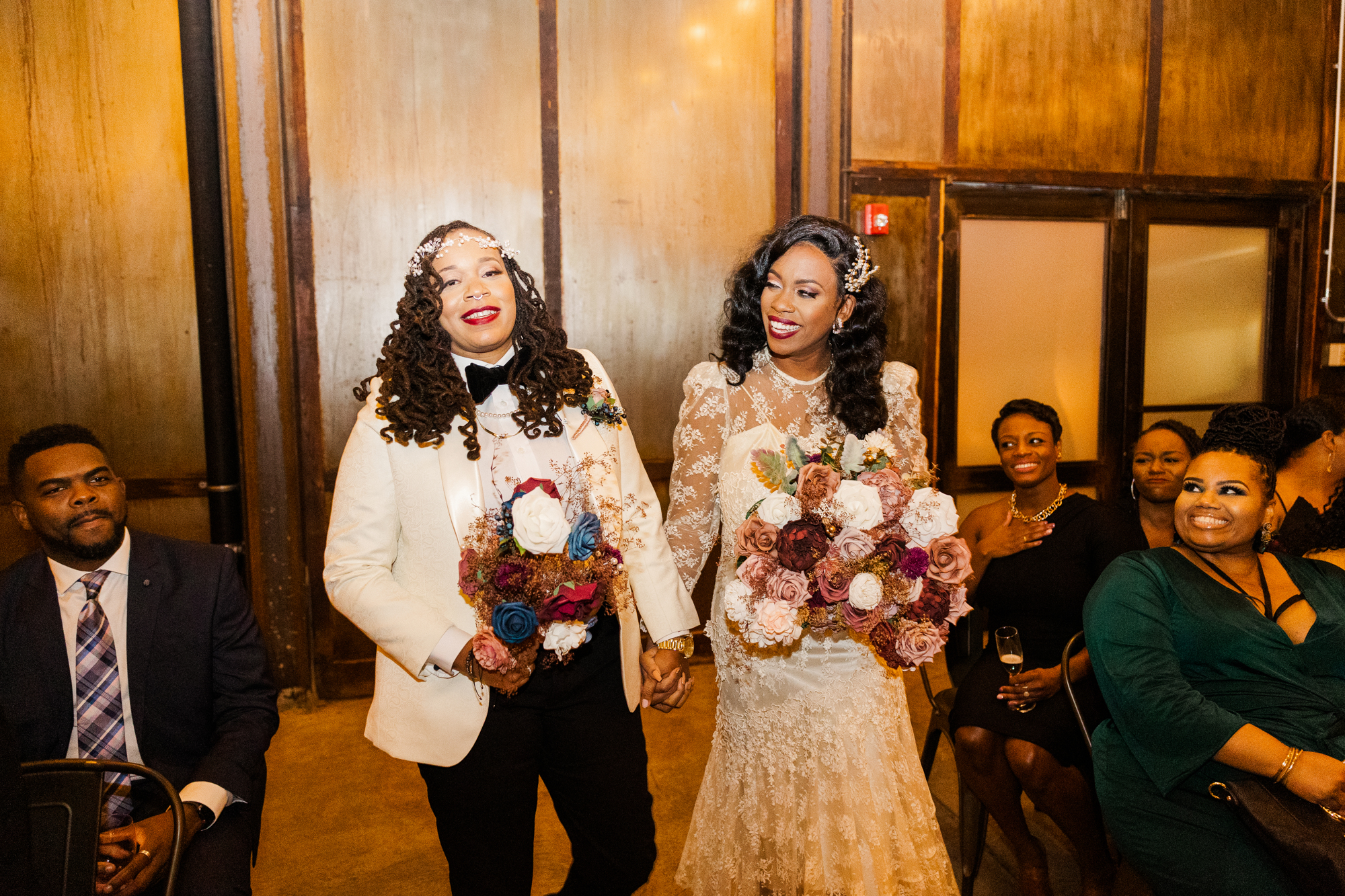 Eye-catching LGBT Brooklyn Winery Wedding Photos in Fall