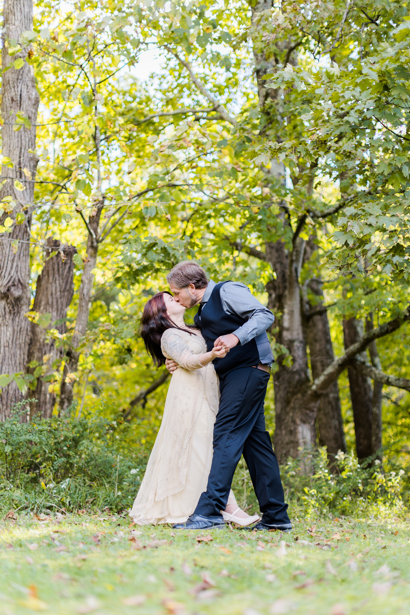 Breathtaking Upstate New York Elopement Photos at Saugerties in Fall