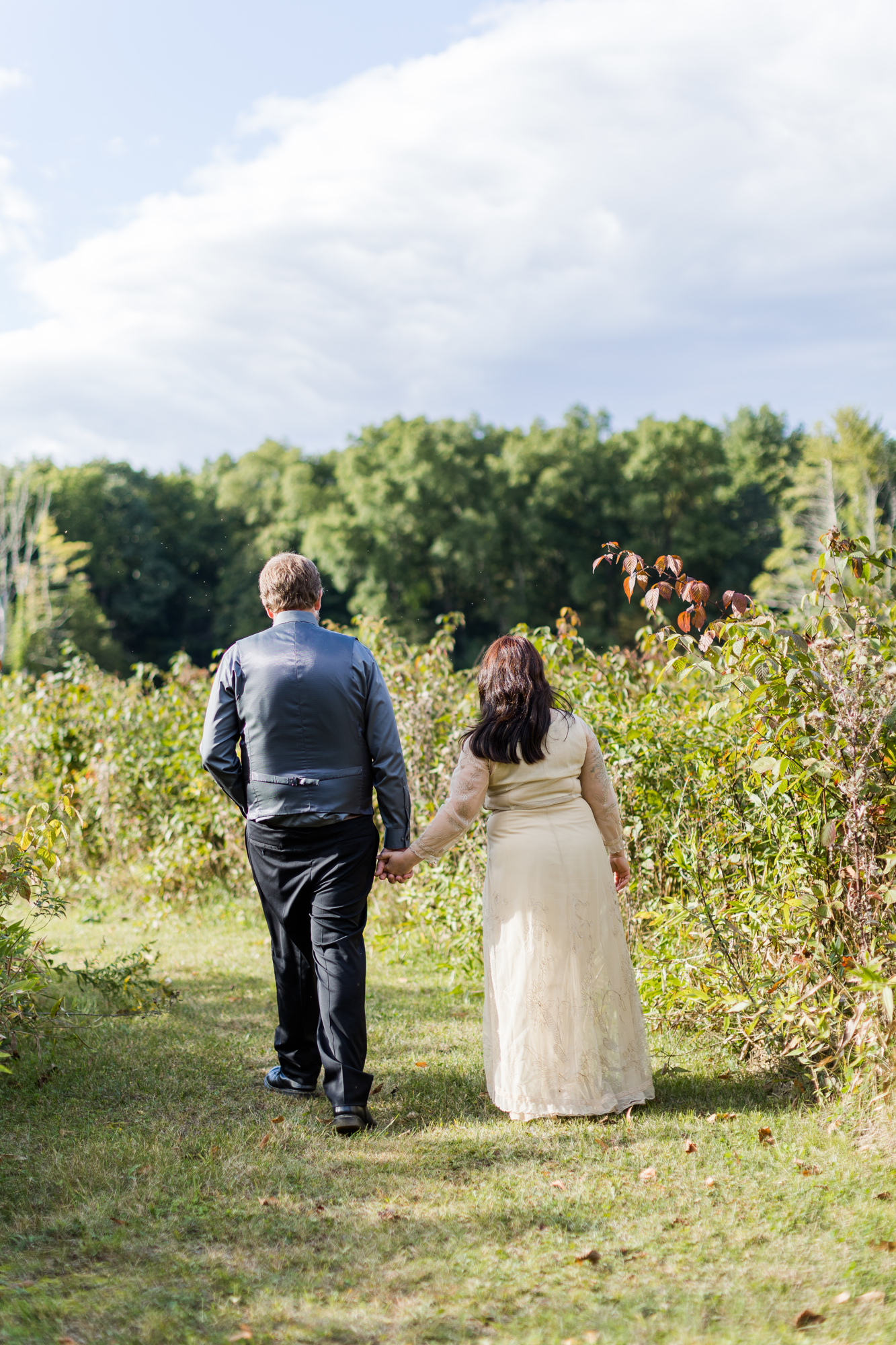 Lovely Upstate New York Elopement Photos at Saugerties in Fall