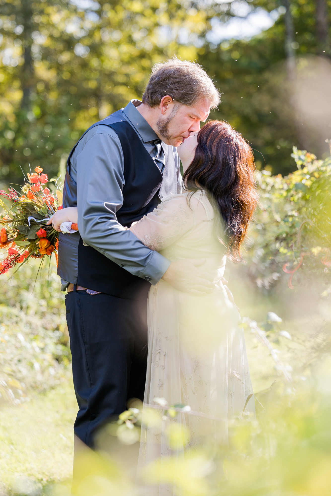 Dazzling Upstate New York Elopement Photos at Saugerties in Fall