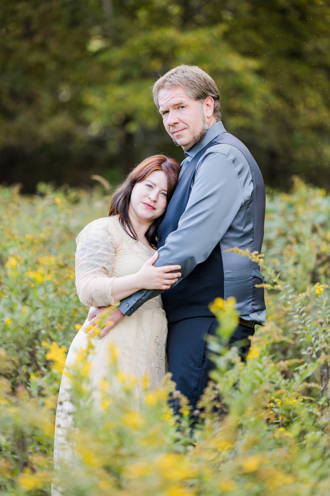 Charming Upstate New York Elopement Photos at Saugerties in Fall
