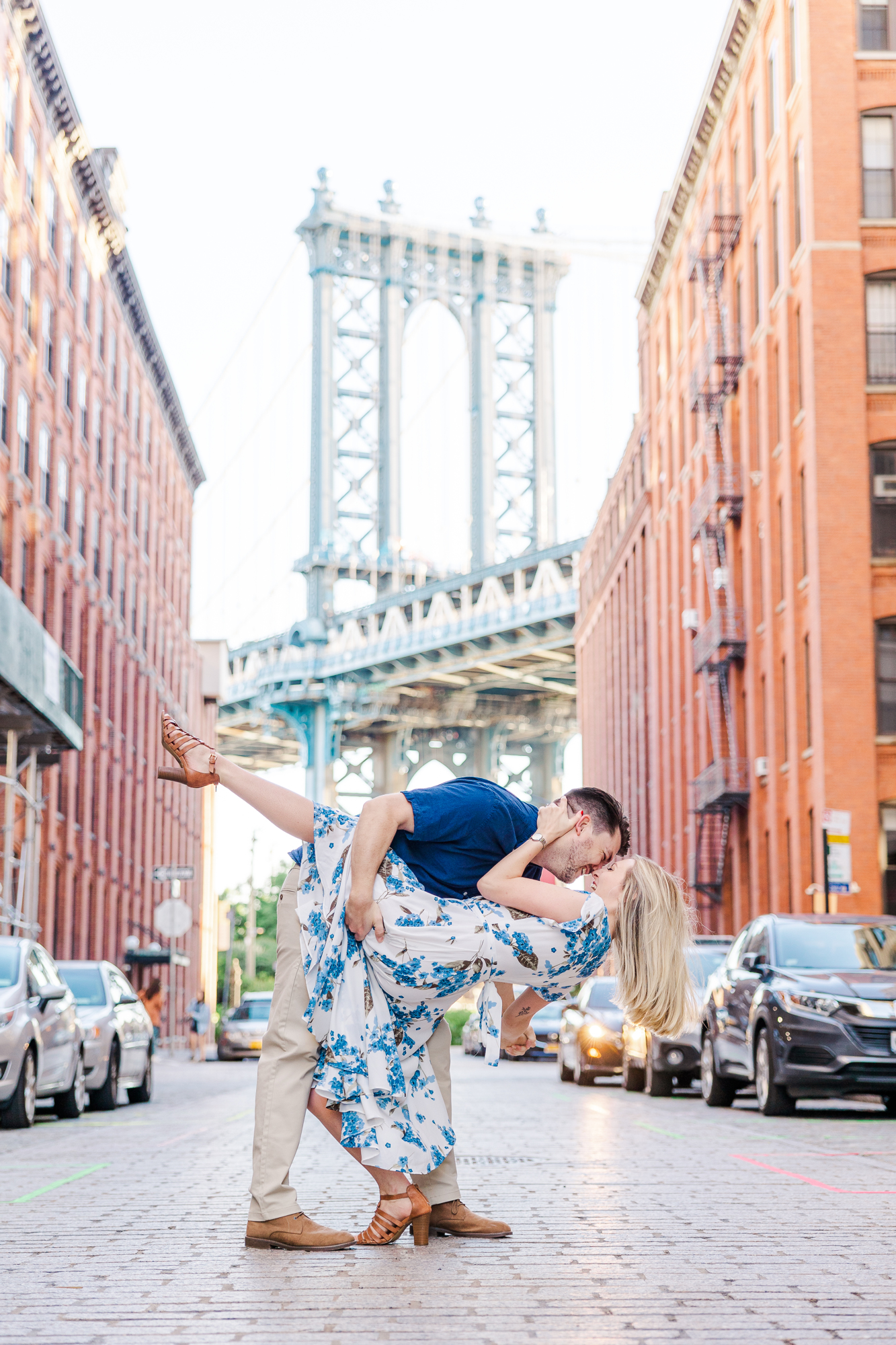 Gorgeous Brooklyn Bridge Park Engagement Photos in Spring