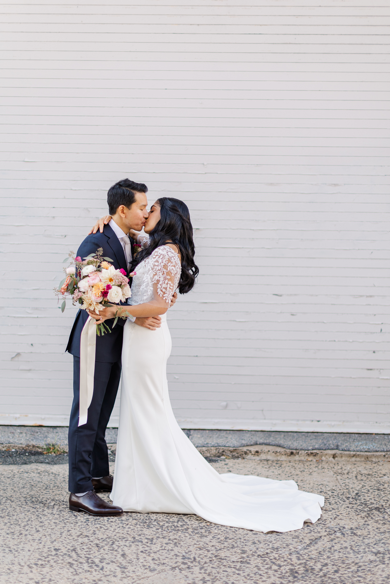 Eye-catching Fall New York Wedding Photos at Brooklyn Winery