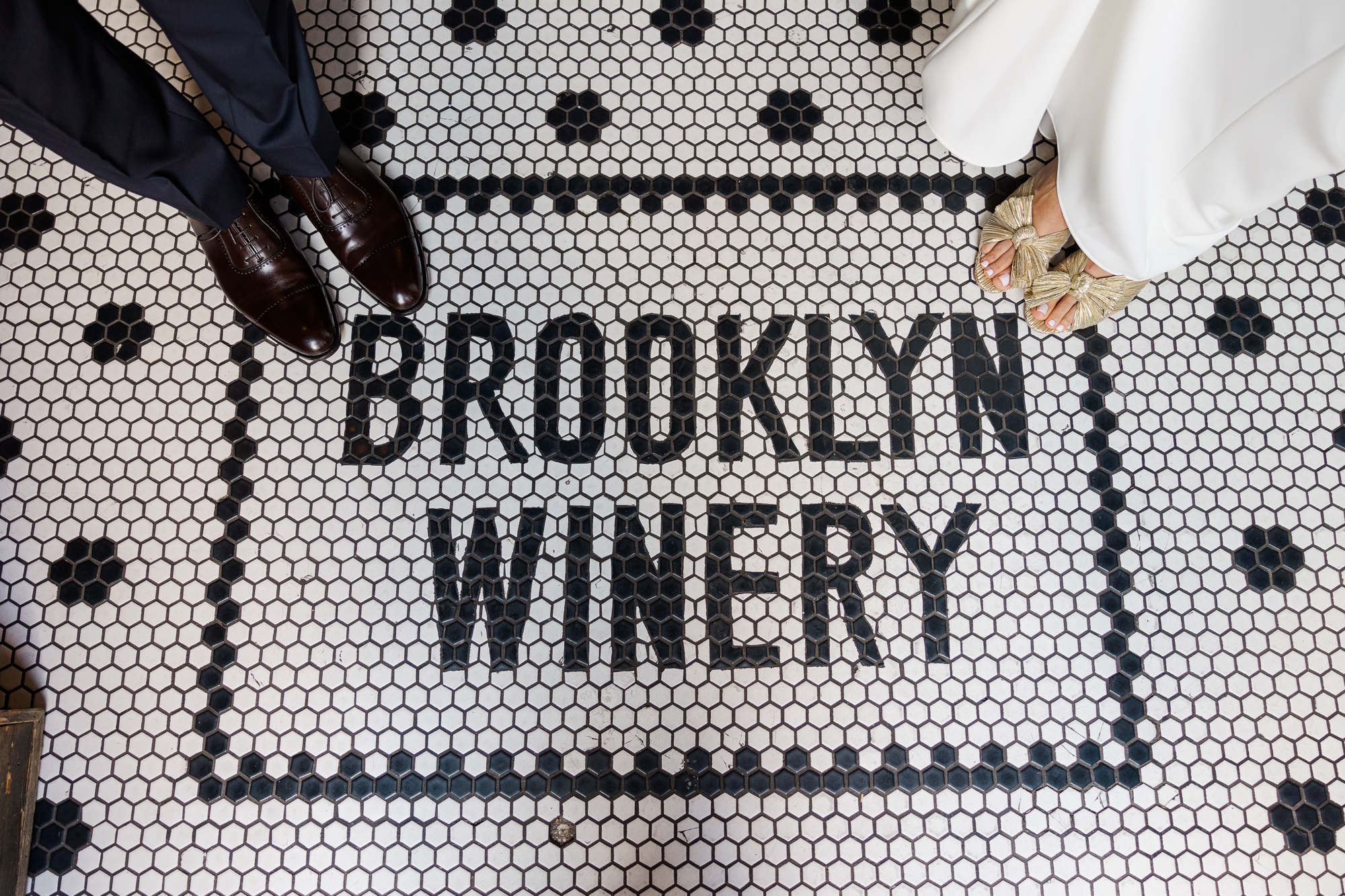 Trendy Brooklyn Winery Wedding Photos in Autumn