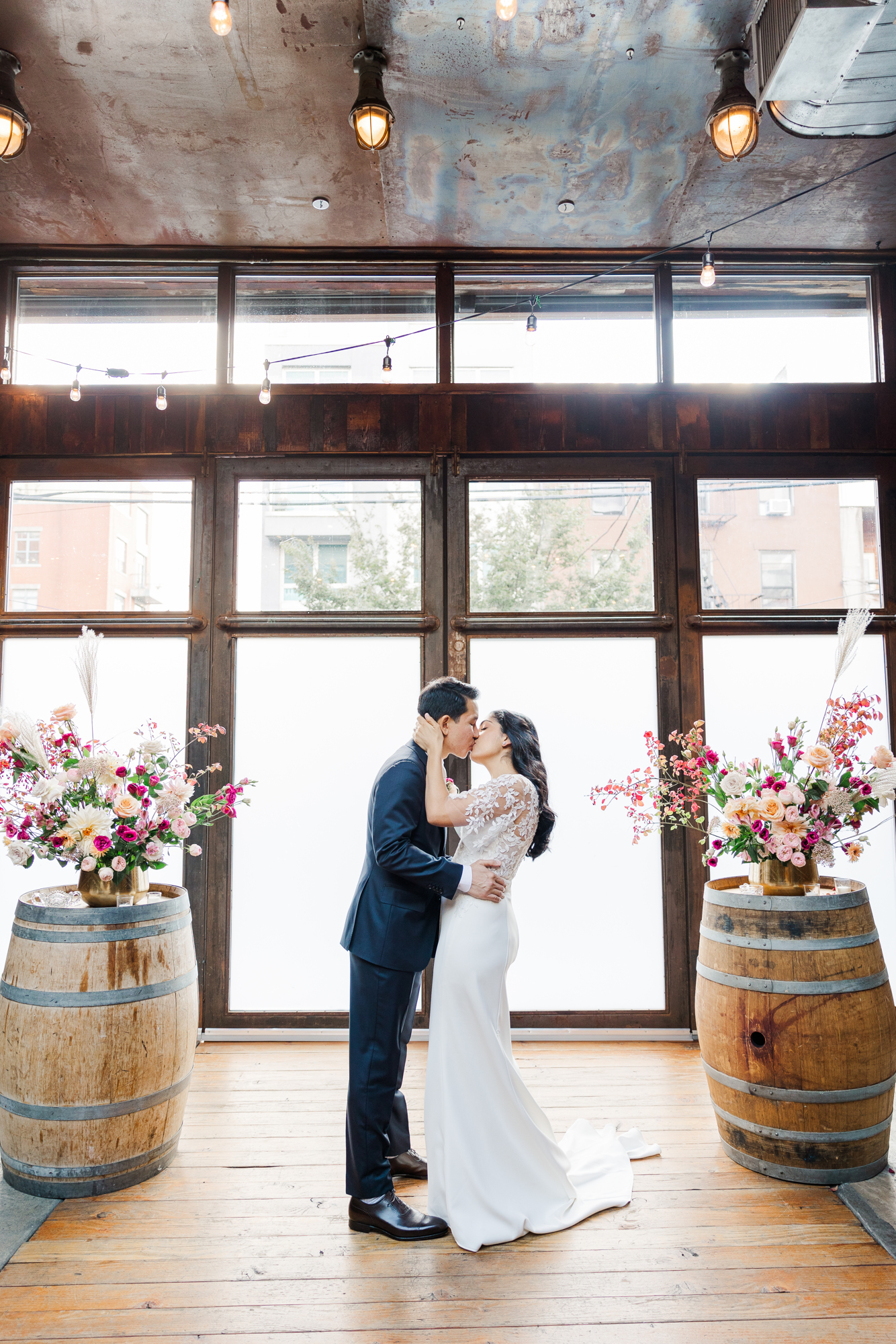 Vibrant Brooklyn Winery Wedding Photos in Autumn
