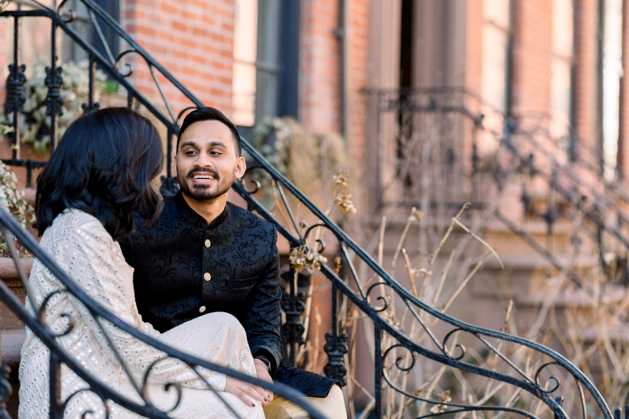 Unique and Wintery Brooklyn Heights Promenade Engagement Photos