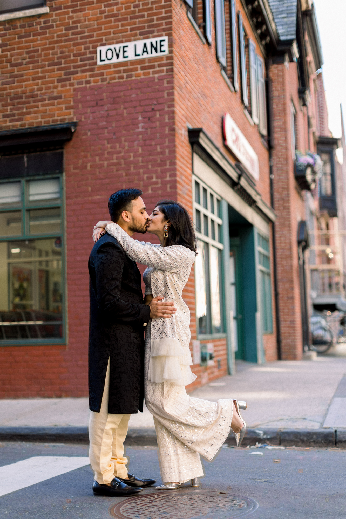 Intimate and Wintery Brooklyn Heights Promenade Engagement Photos