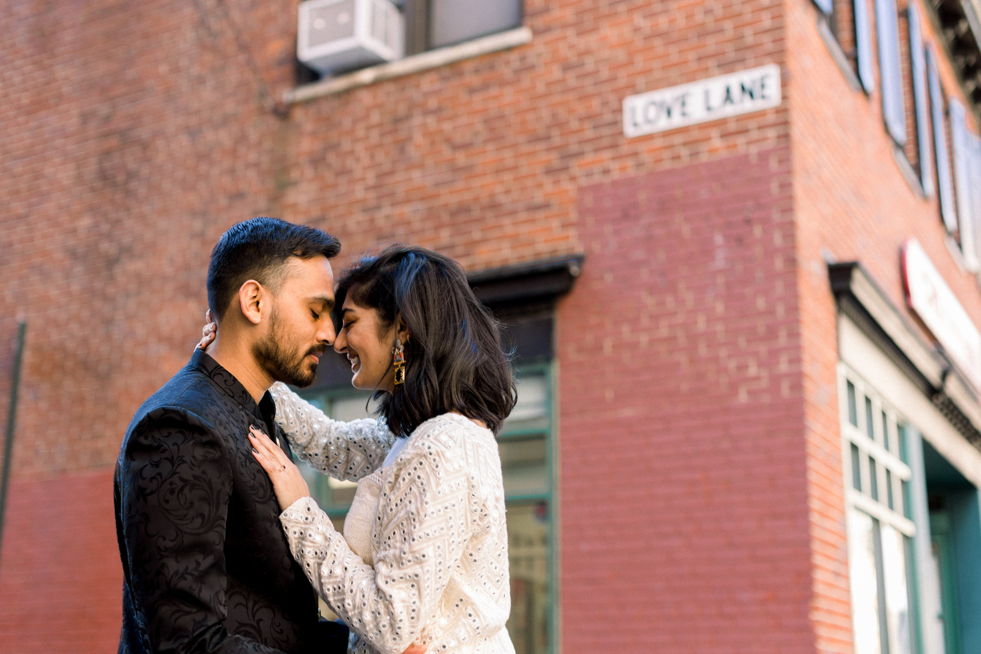 Romantic and Wintery Brooklyn Heights Promenade Engagement Photos