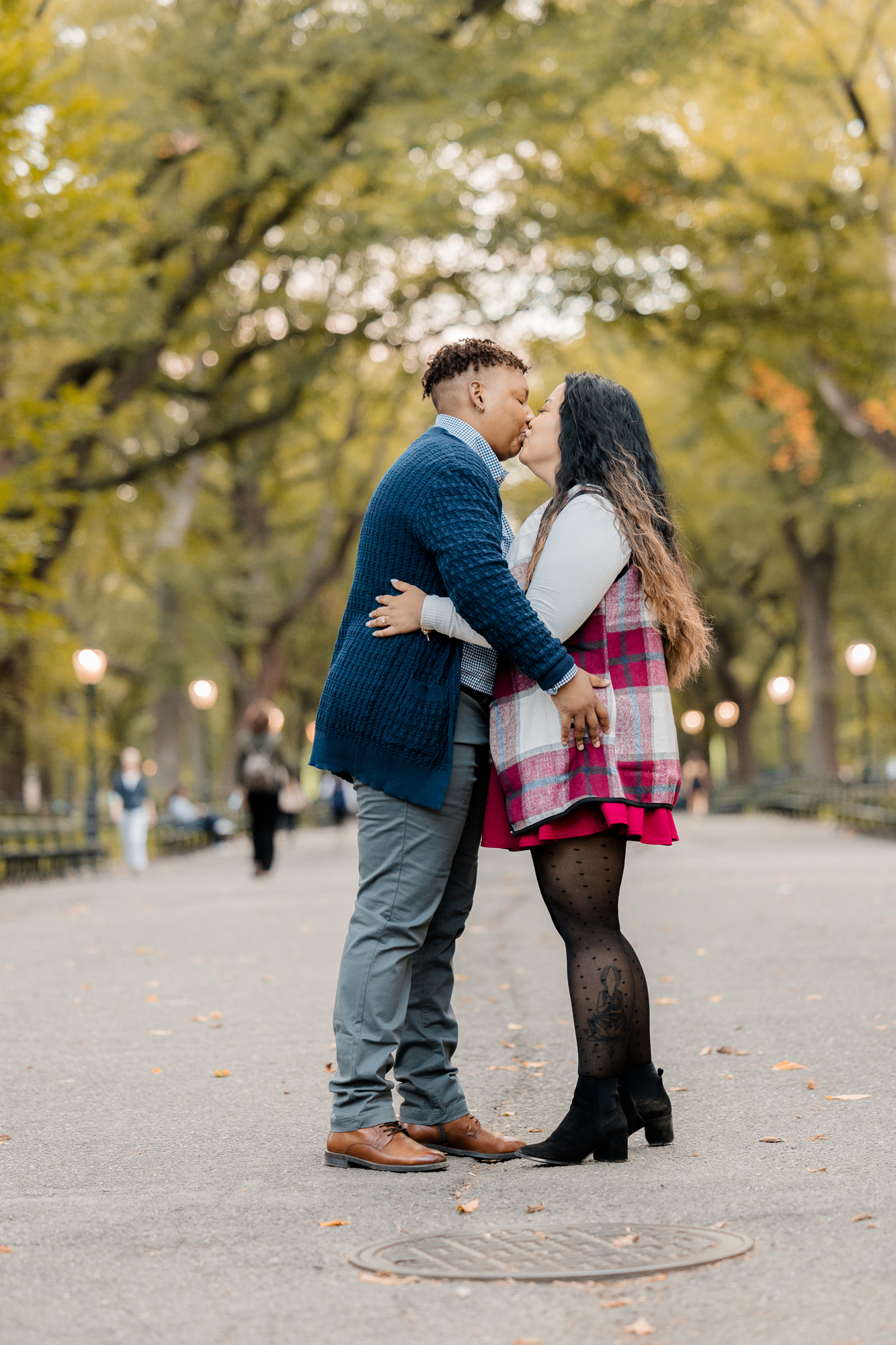 Lovely Central Park Engagement Photos in Autumn at Sunrise