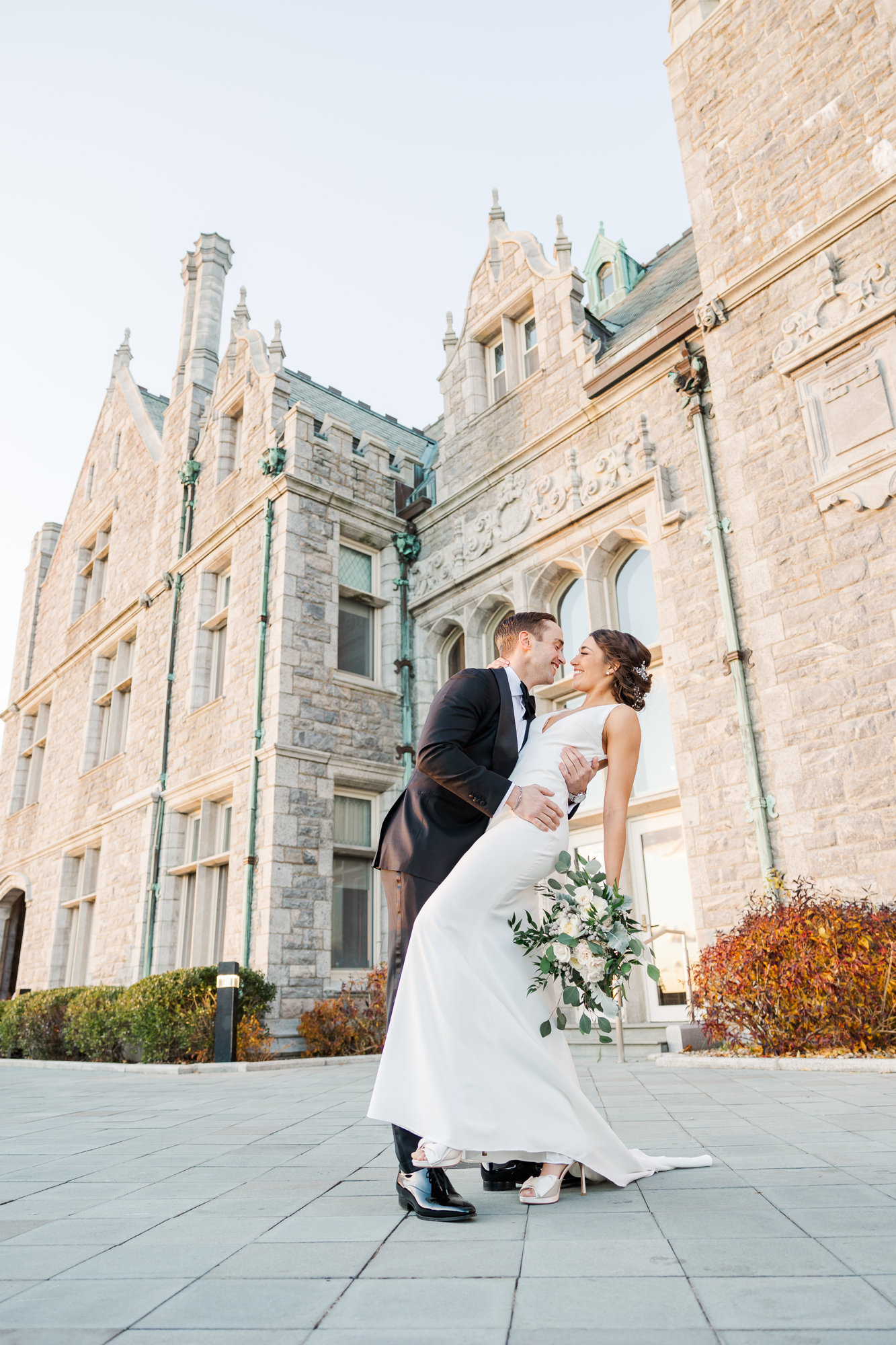 Eye-catching Oceanside Mystic Wedding Photography at Branford House 