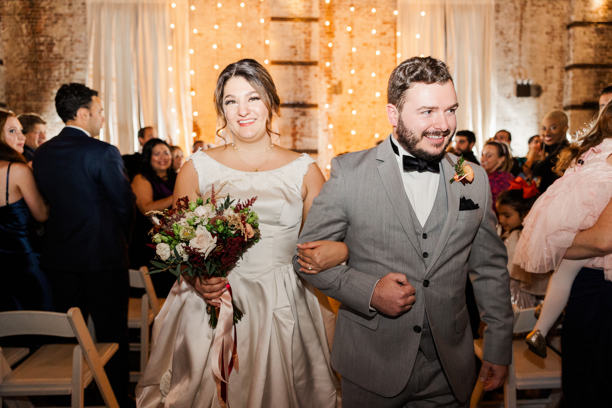 Eye-catching Rainy New York Wedding Photos at The Green Building in Autumn