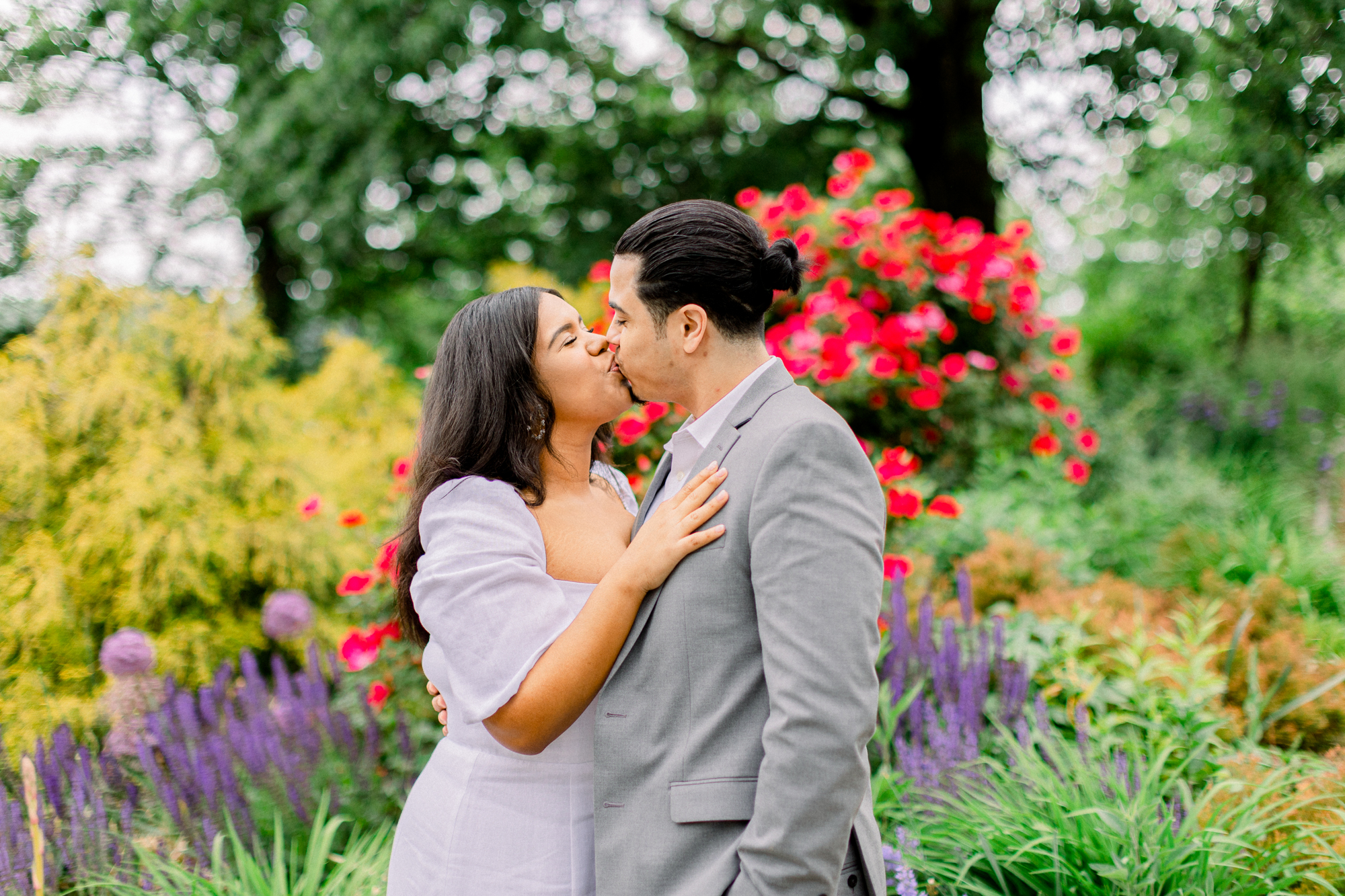Colorful Fort Tryon Park Engagement Photography in Spring