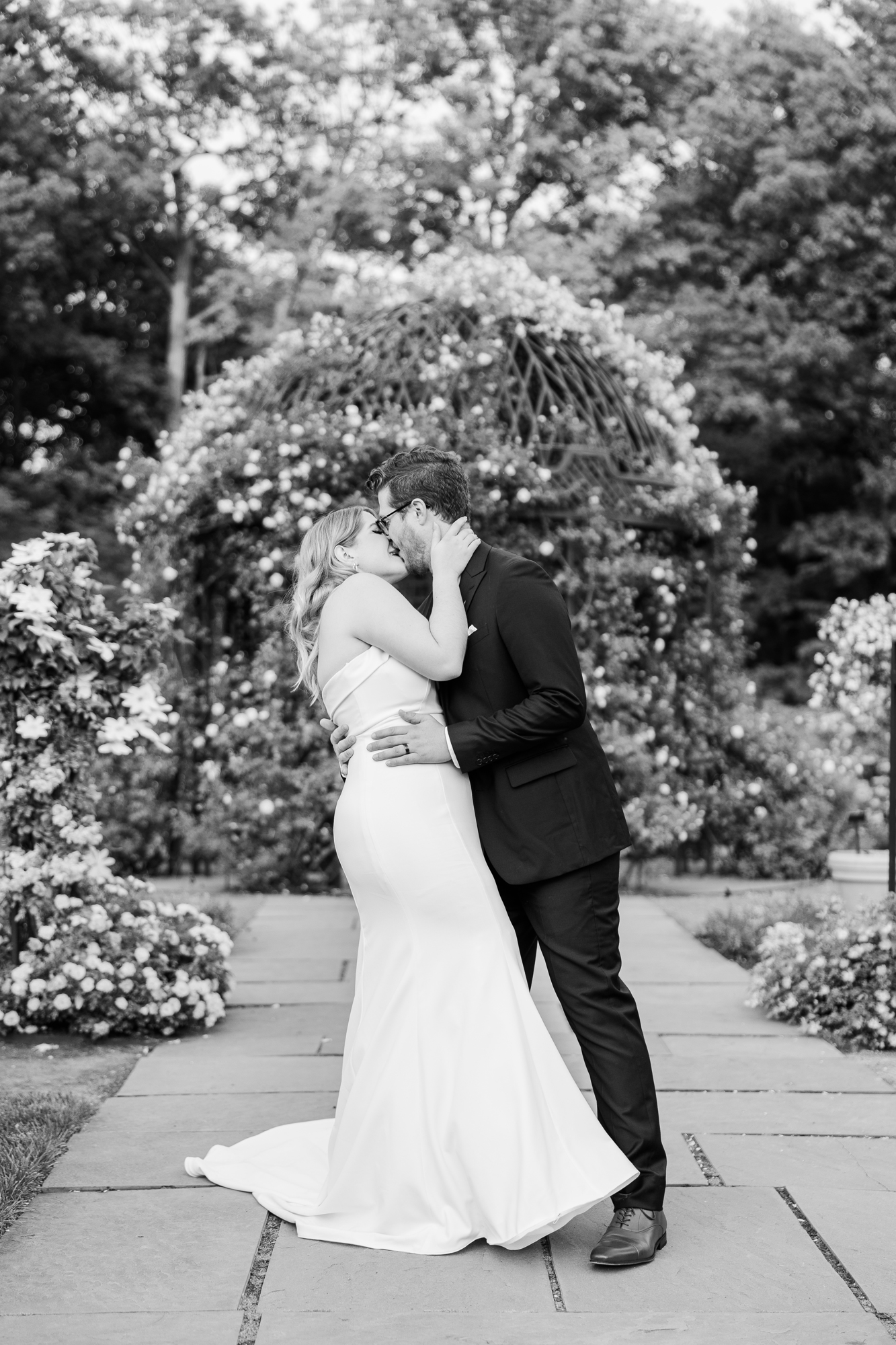 Jaw-Dropping Summer Wedding at New York Botanical Gardens