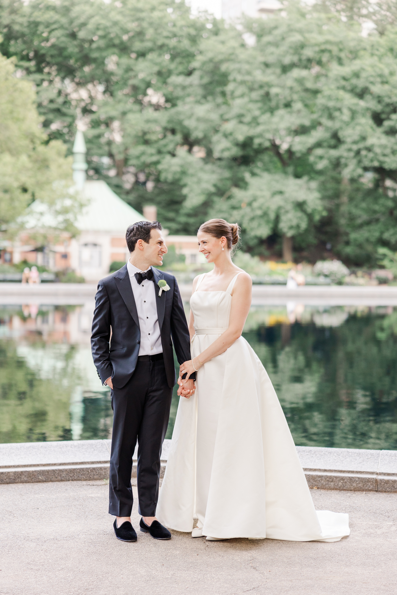 Cheerful Central Park Boathouse Wedding in New York
