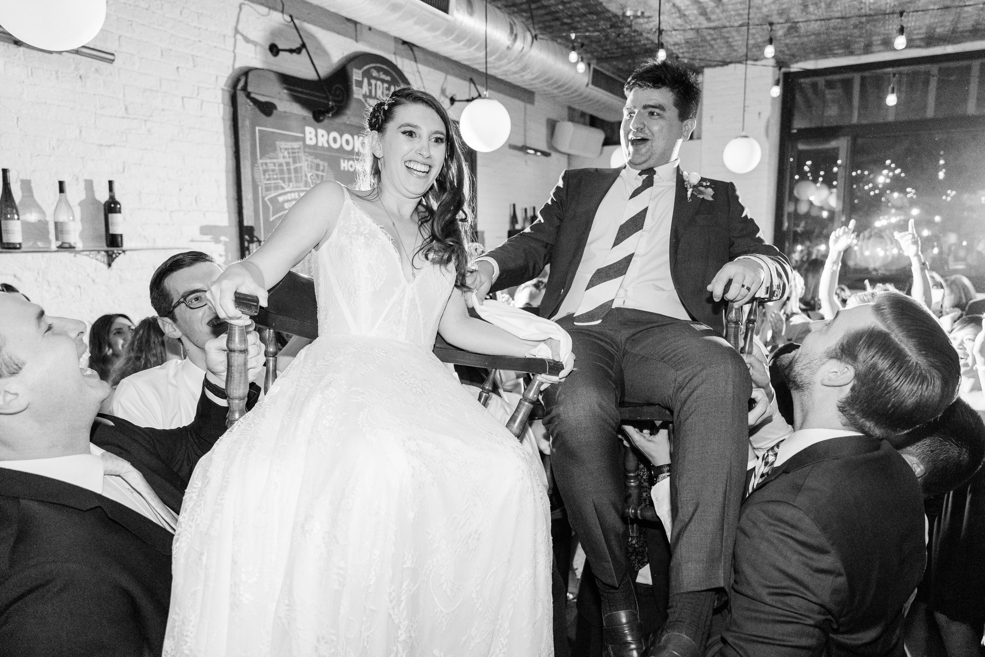 Cheerful Brooklyn Winery Wedding in New York
