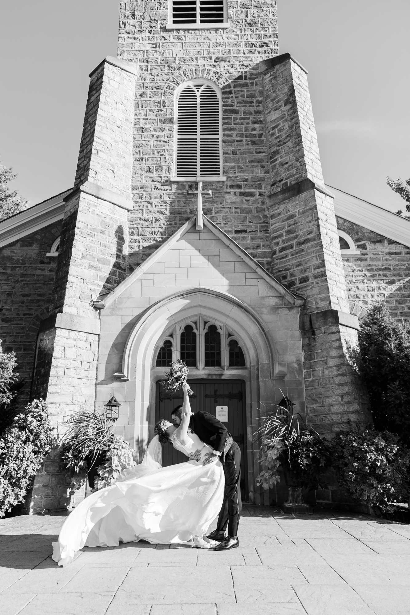 Cute Gate House Wedding in Ontario, Canada