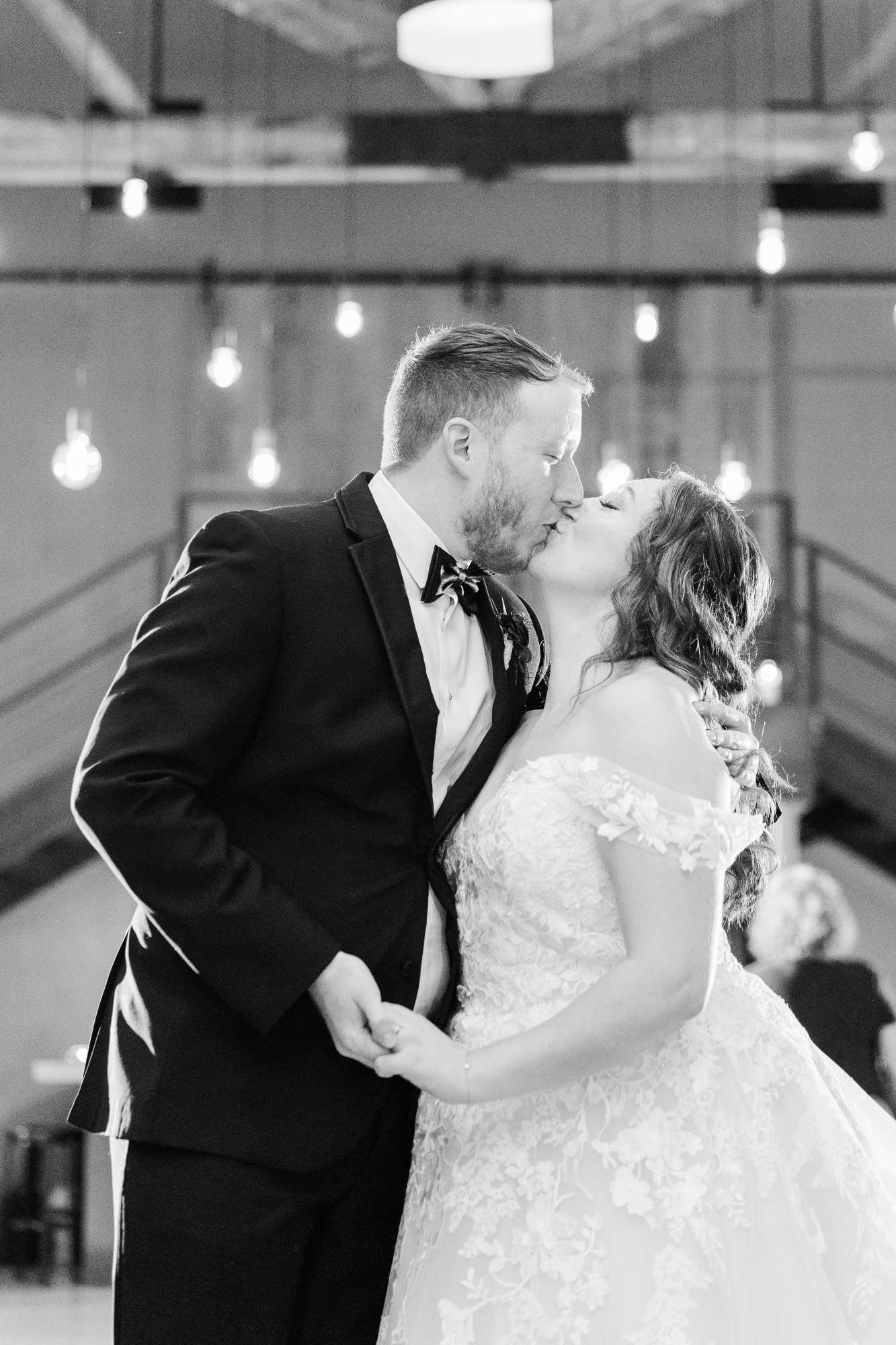 Special Autumnal Roundhouse Wedding in Beacon, NY