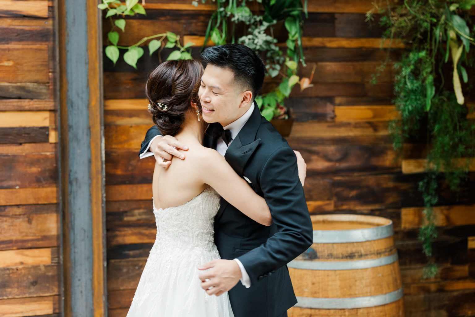 Stunning Springtime Brooklyn Winery Wedding Photos