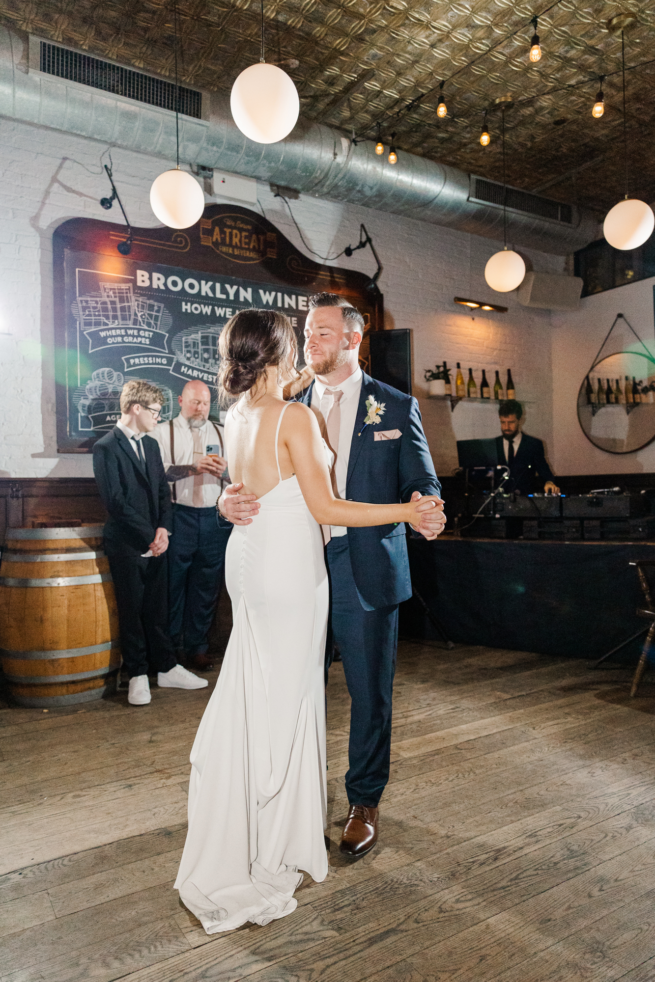 Fabulous Brooklyn Winery Wedding Photos