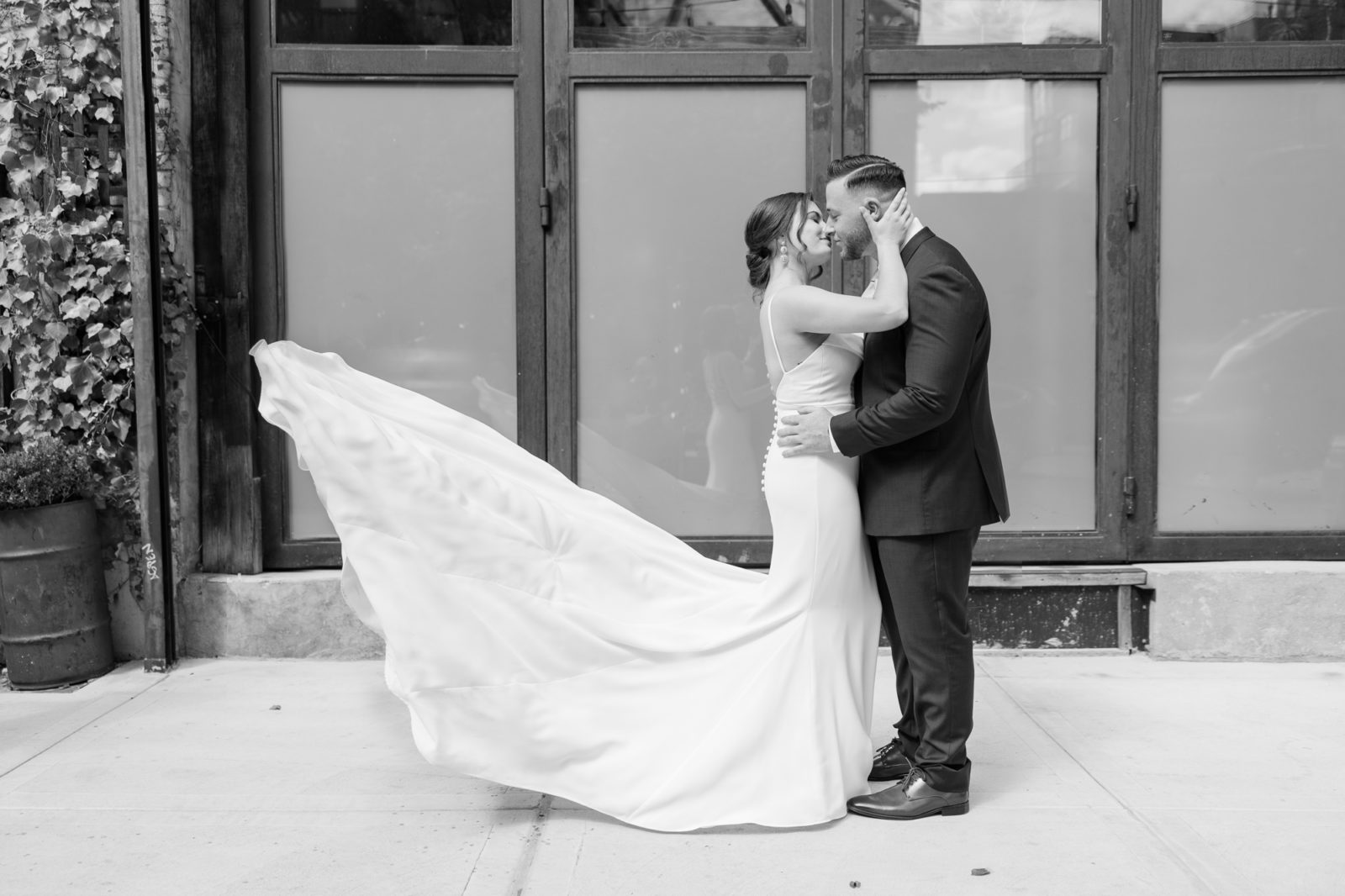 Romantic and Rowdy Wedding Photos at Brooklyn Winery