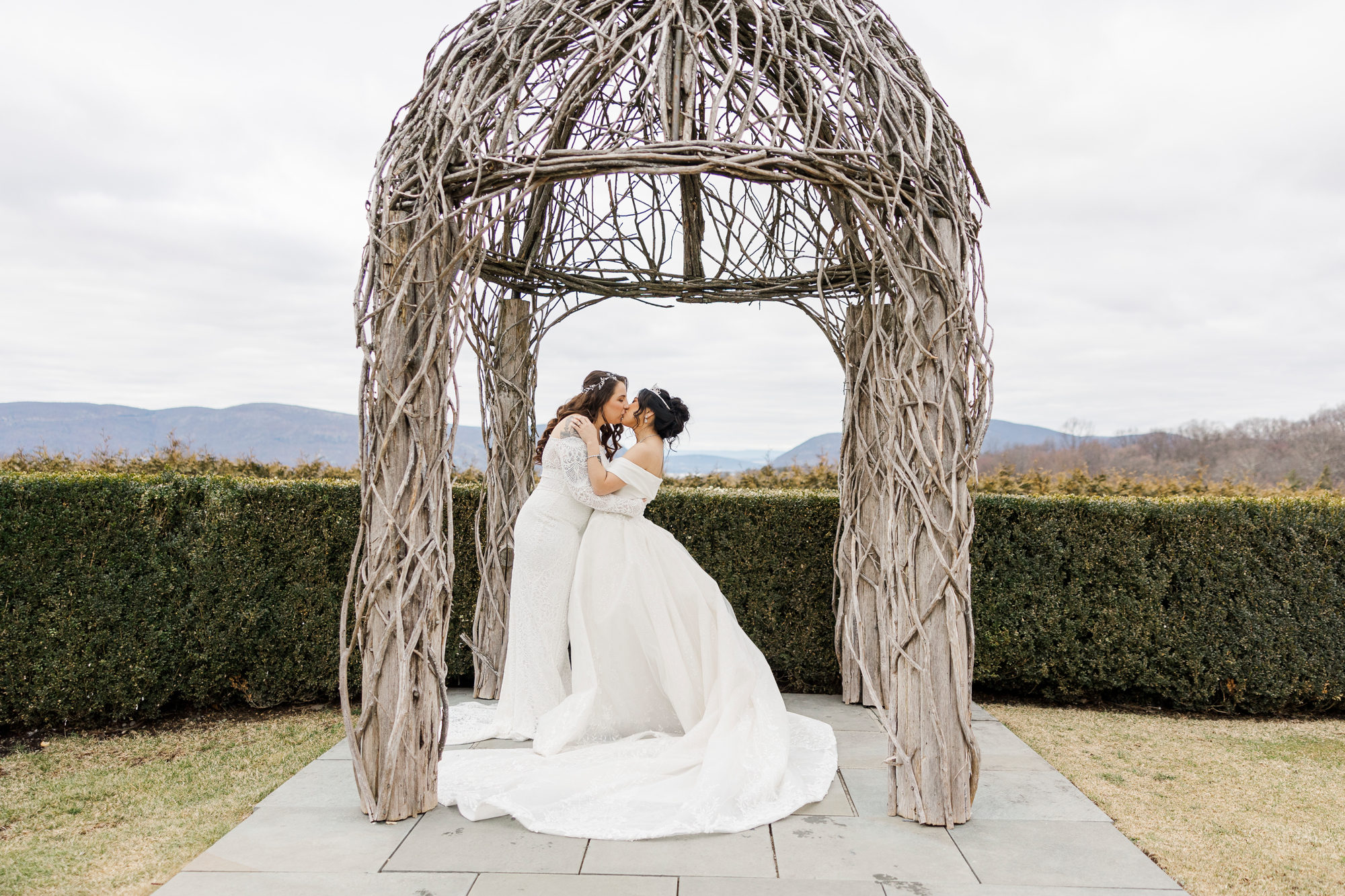 Jaw-Dropping New York Winter Wedding at The Garrison