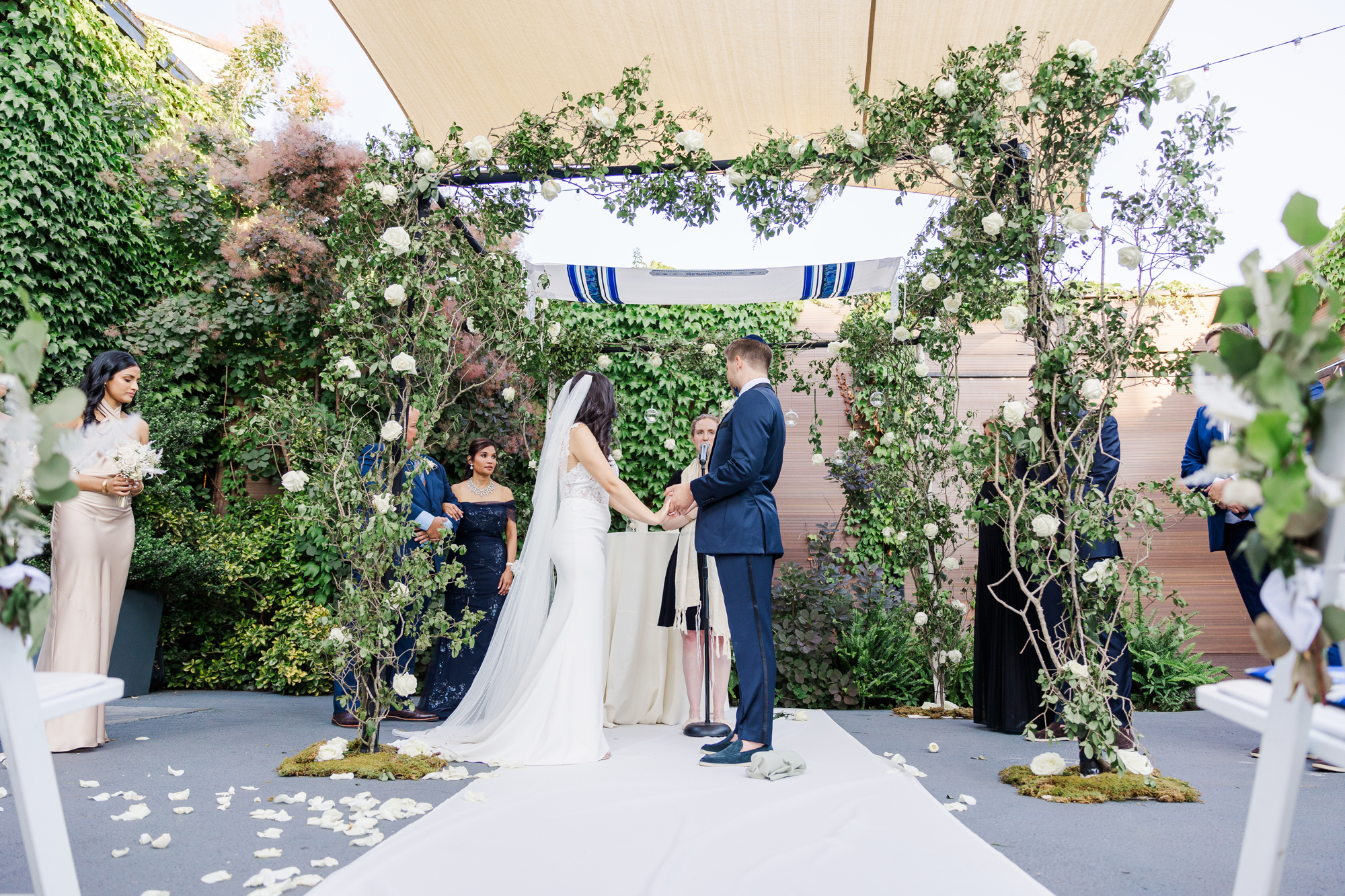 Iconic Green Building Wedding Photos In Brooklyn
