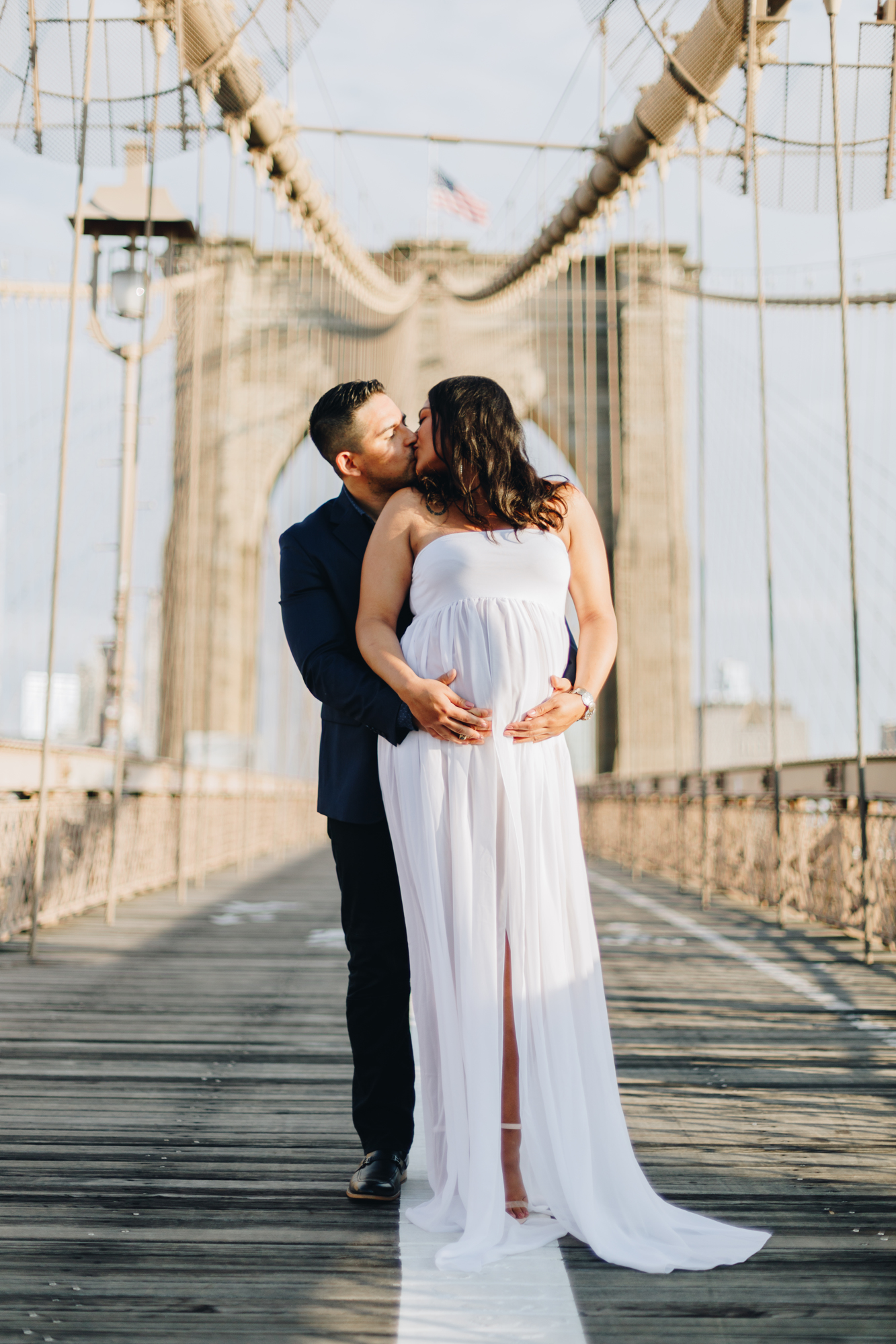 Terrific Brooklyn Bridge Maternity Photos